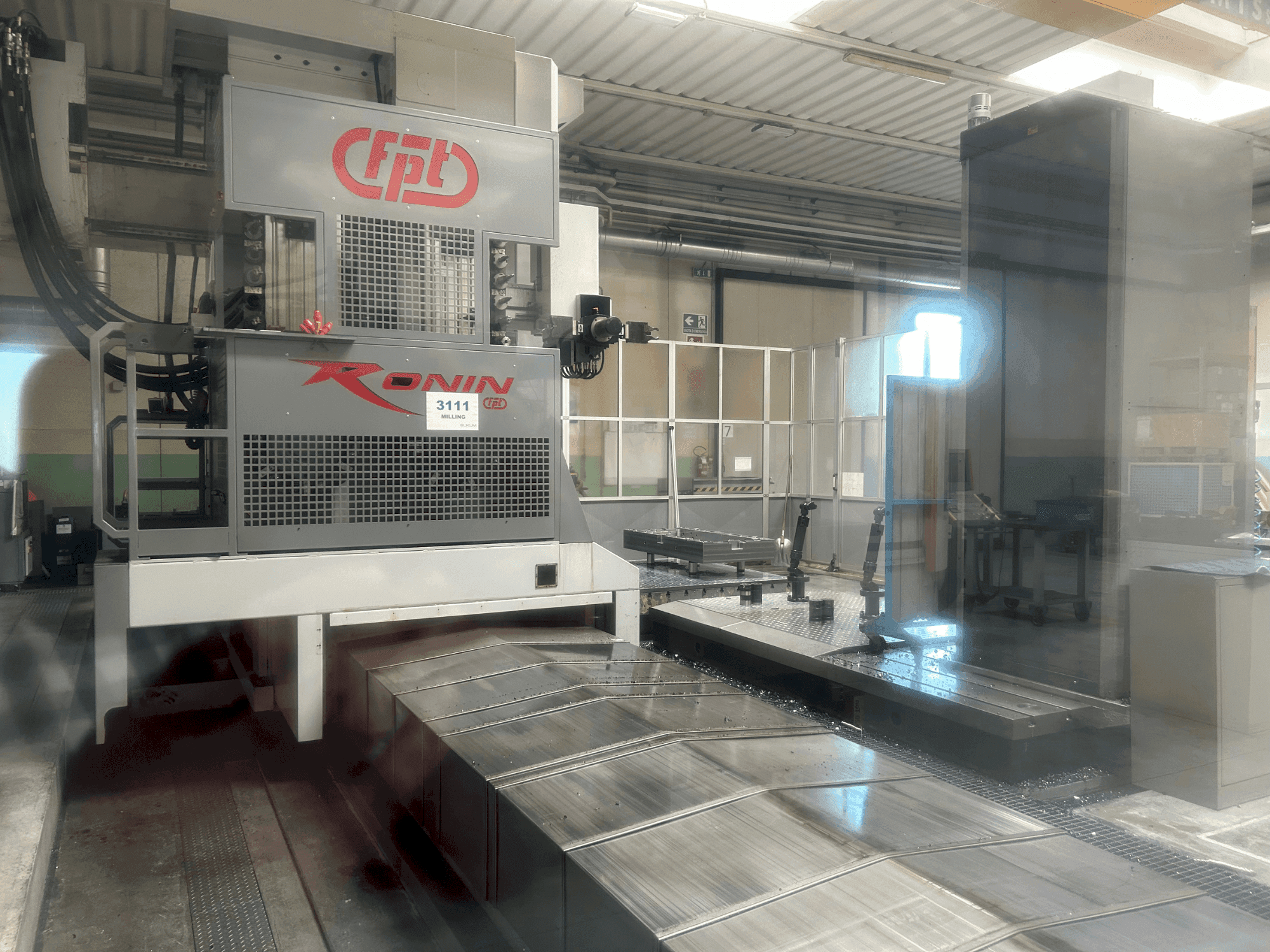 FPT Ronin Mašinos vaizdas iš priekio