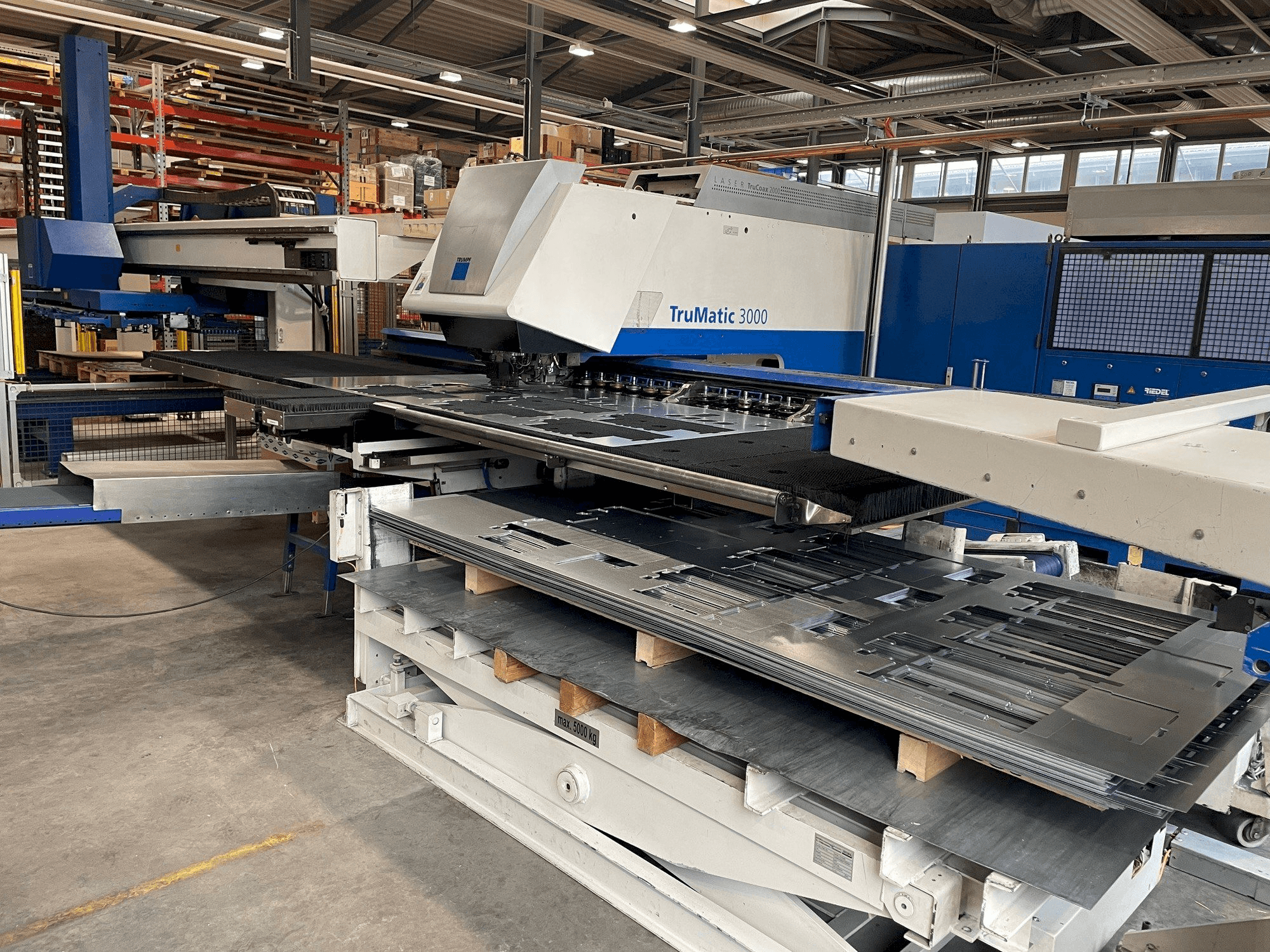 TRUMPF Trumatic 3000 Mašinos vaizdas iš priekio