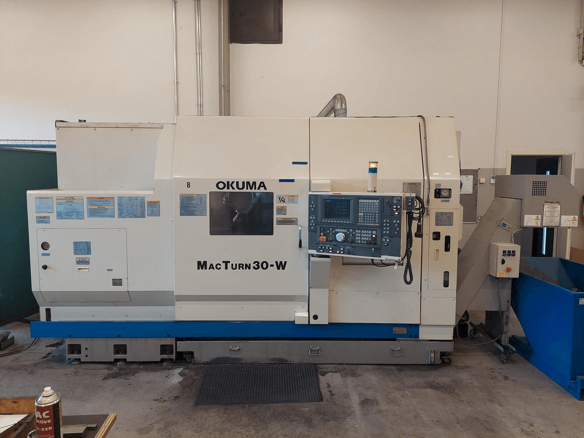 Okuma Macturn 30 Mašinos vaizdas iš priekio