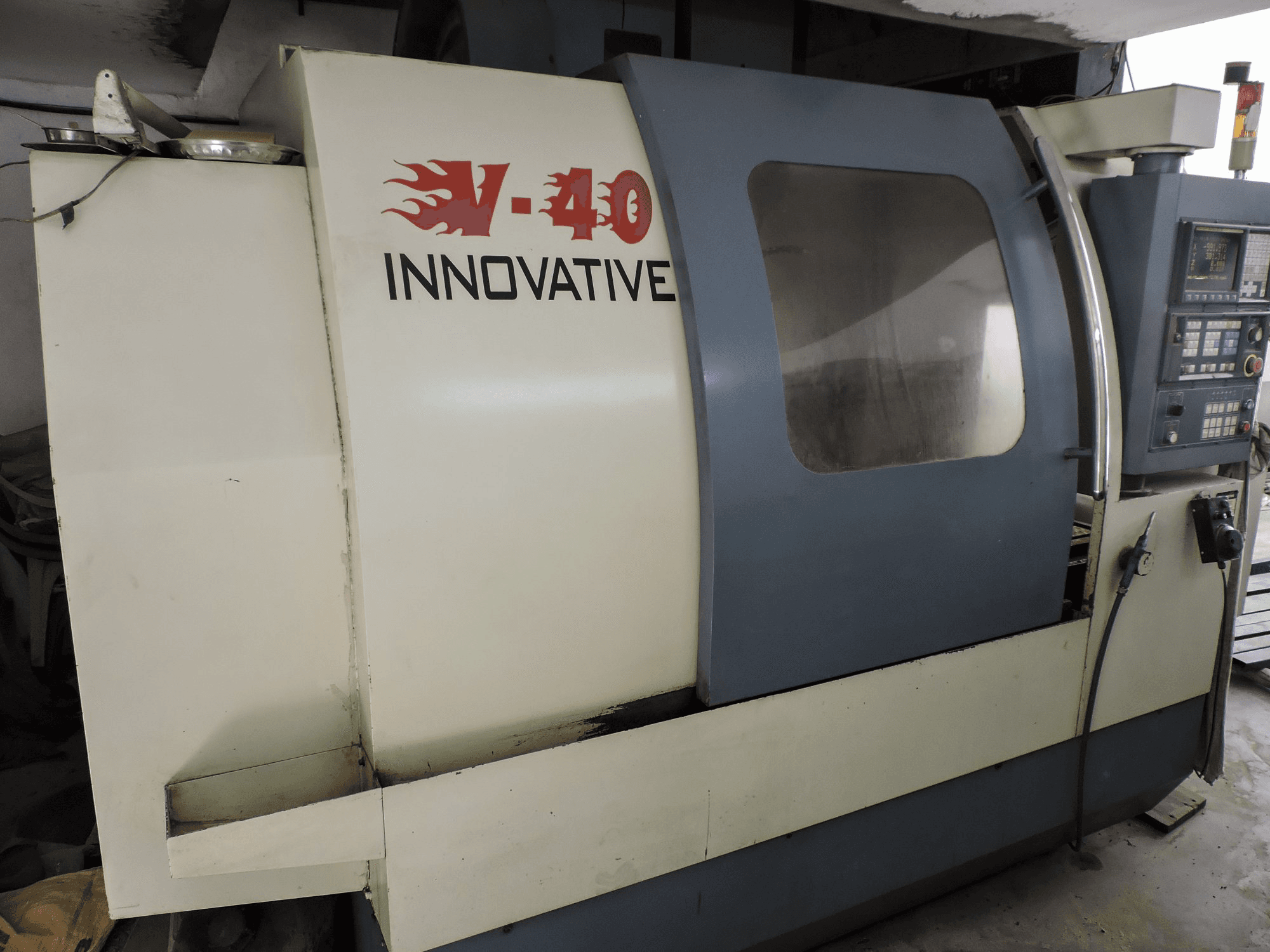 Left view of Leadwell V-40 Machine