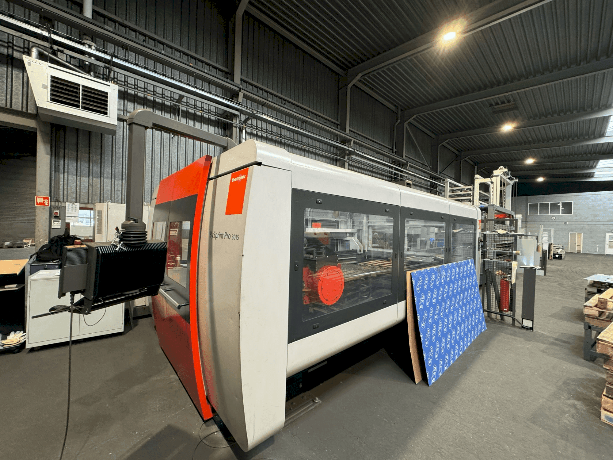 Bystronic BySprint Pro 3015 Mašinos vaizdas iš priekio
