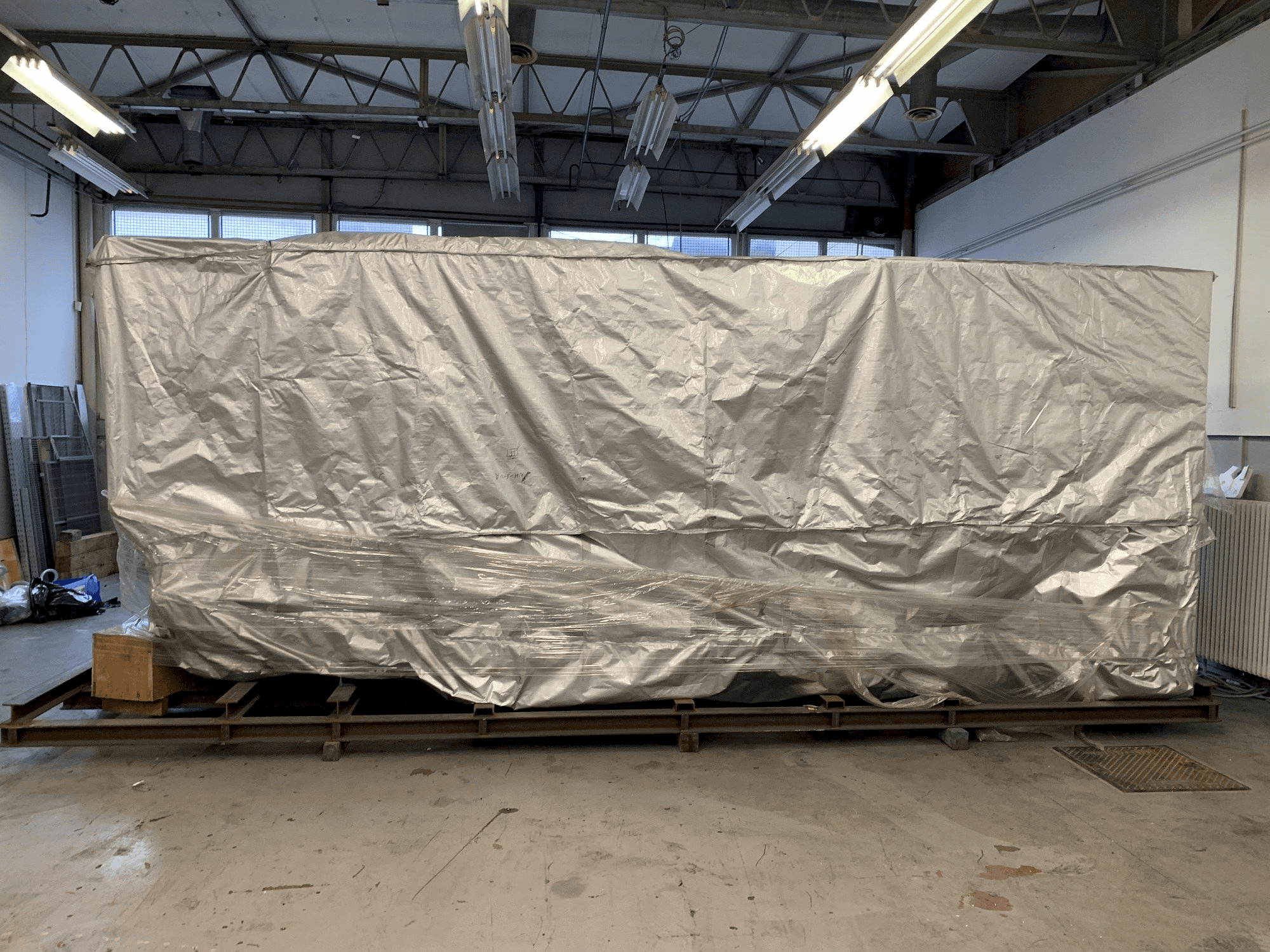 YCM NH 500A Mašinos vaizdas iš priekio