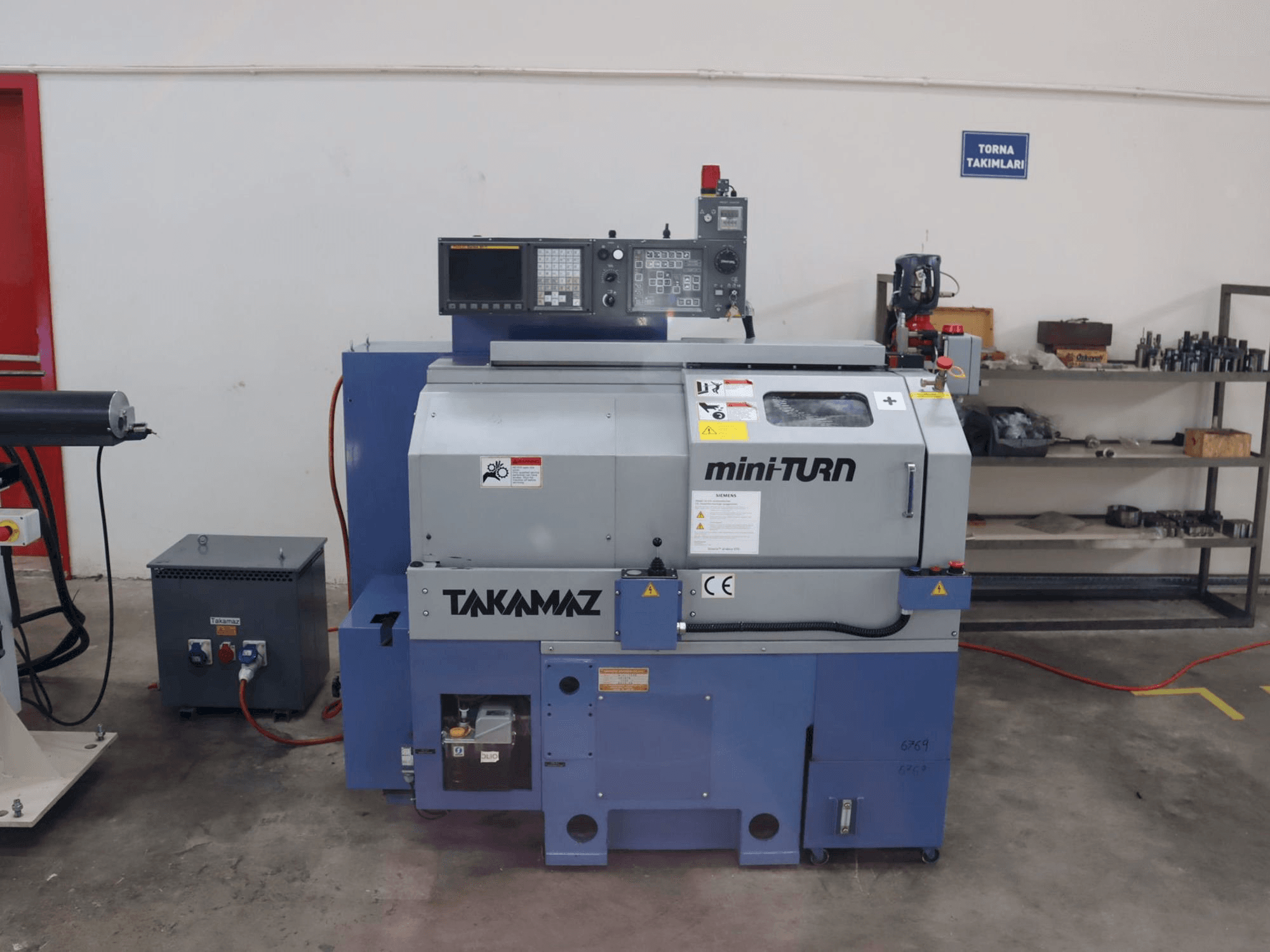 Takamaz mini-TURN Mašinos vaizdas iš priekio