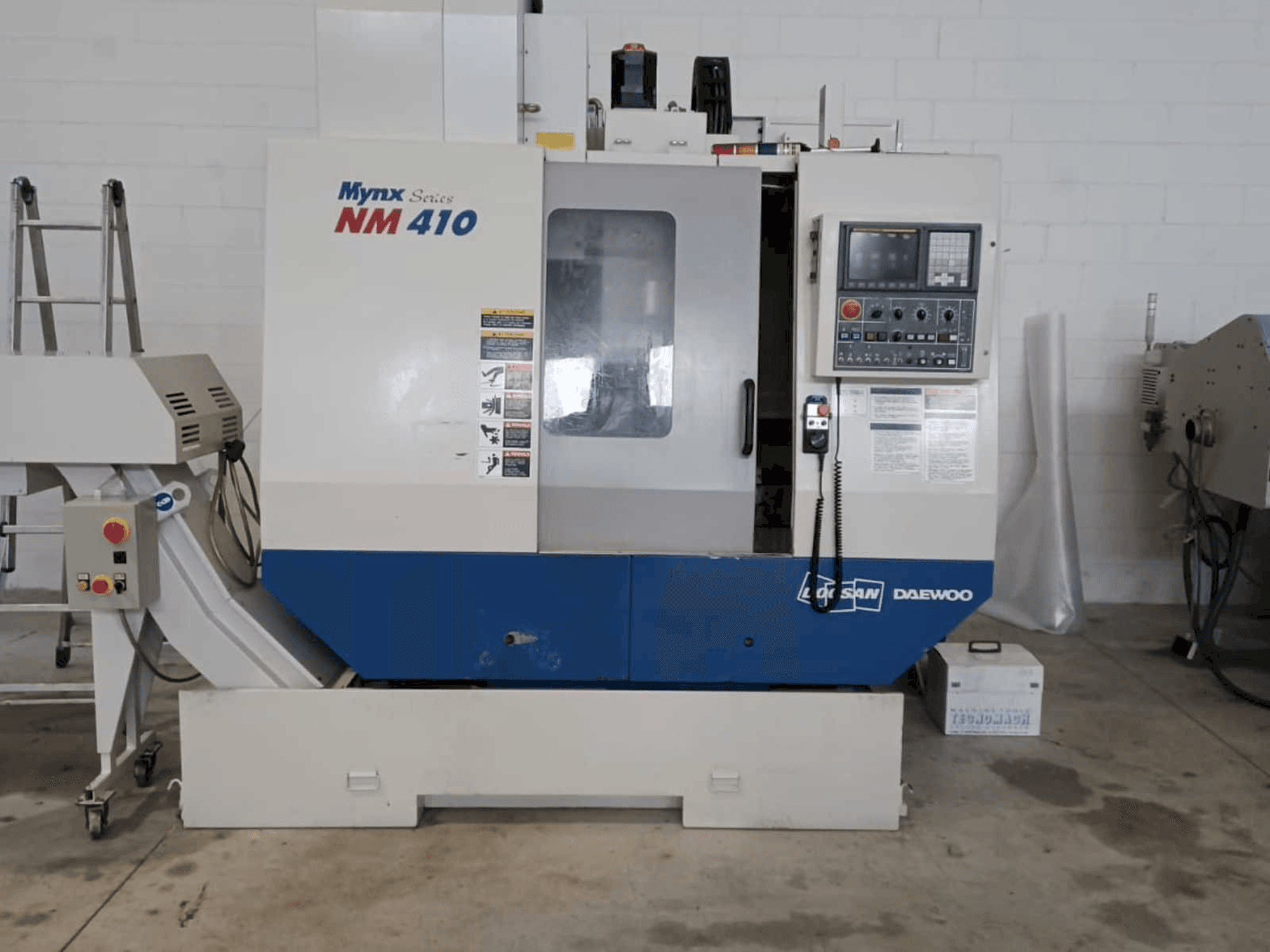 Doosan Mynx NM 410 Mašinos vaizdas iš priekio