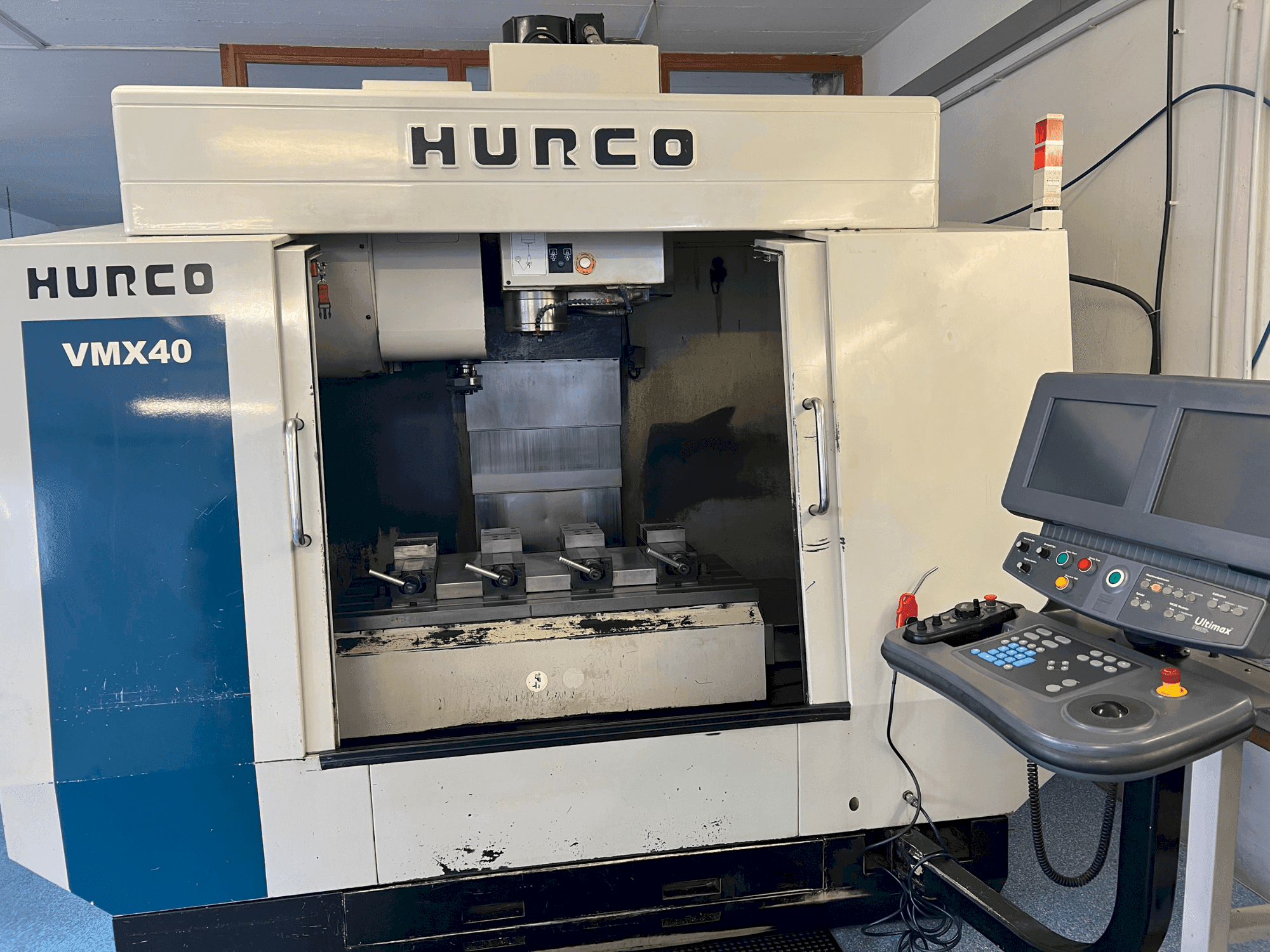 Hurco VMX40 Mašinos vaizdas iš priekio