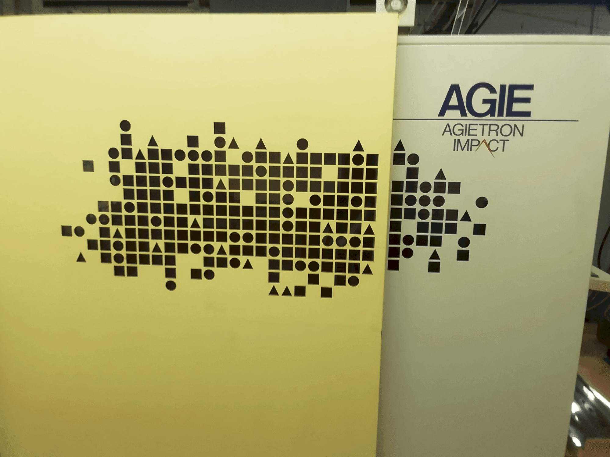 AGIE Agierten Impact 2 Mašinos vaizdas iš priekio