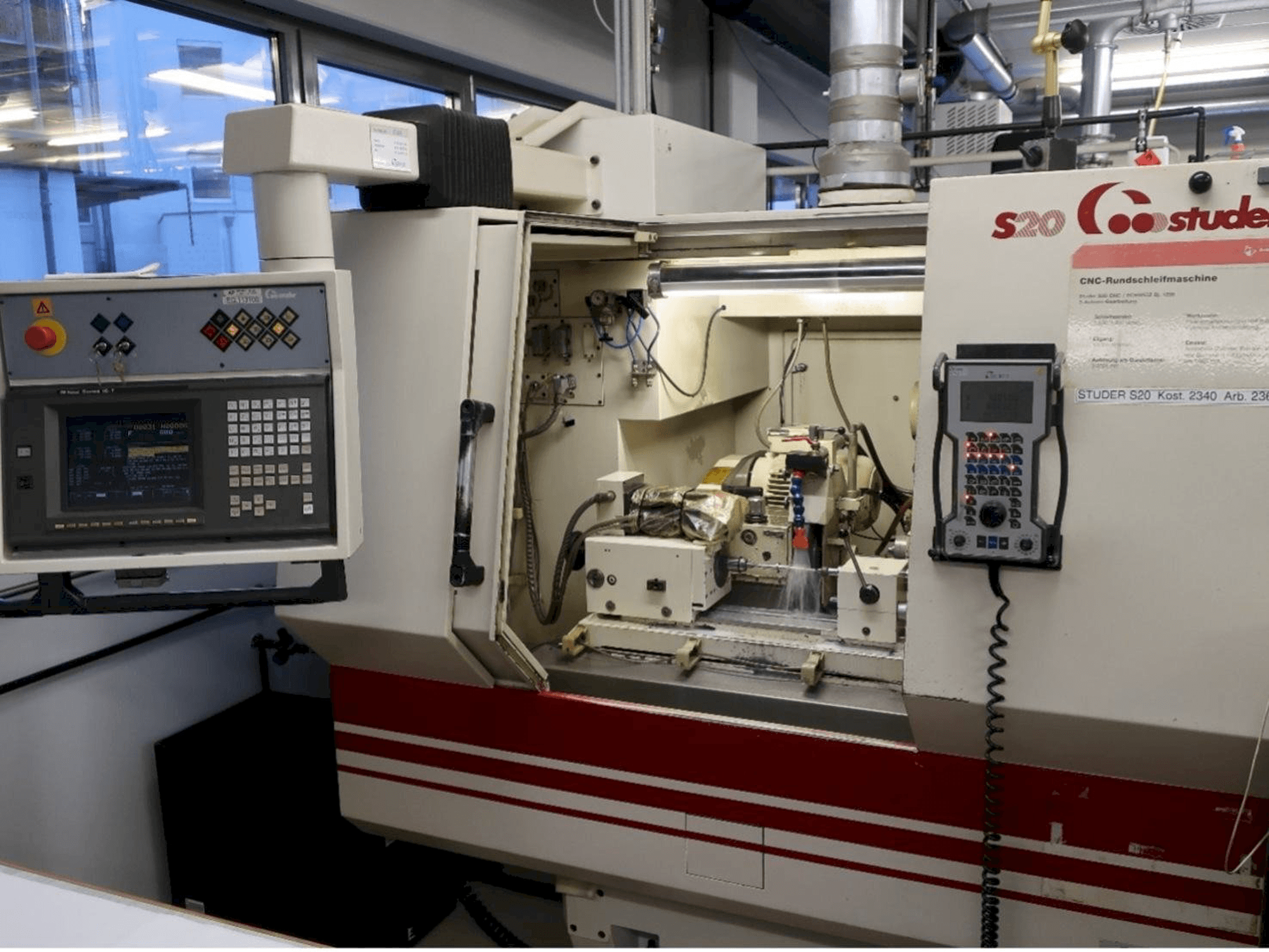 STUDER S20-CNC Mašinos vaizdas iš priekio