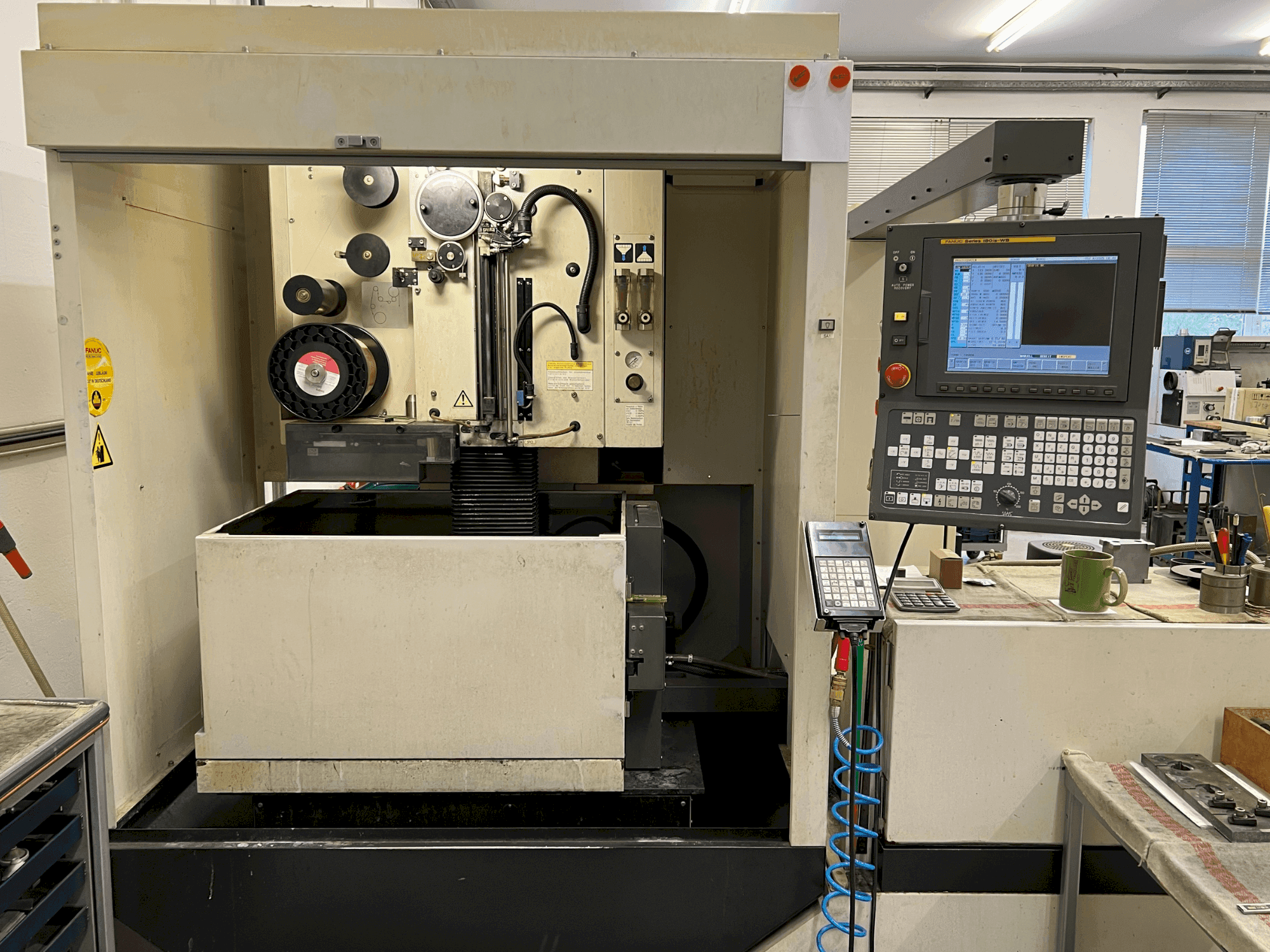 FANUC Alpha-0iC Mašinos vaizdas iš priekio