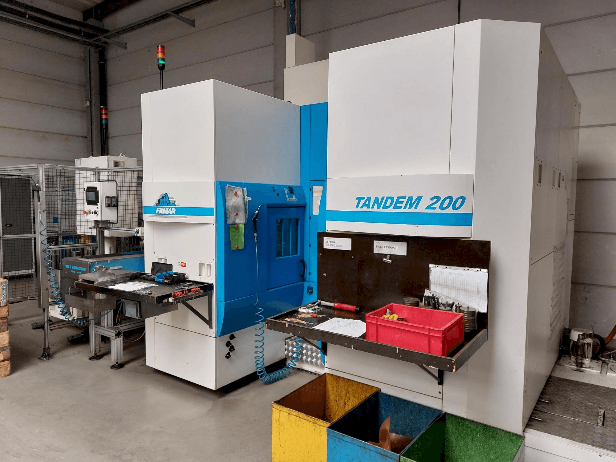 Famar Tandem 200 Mašinos vaizdas iš priekio