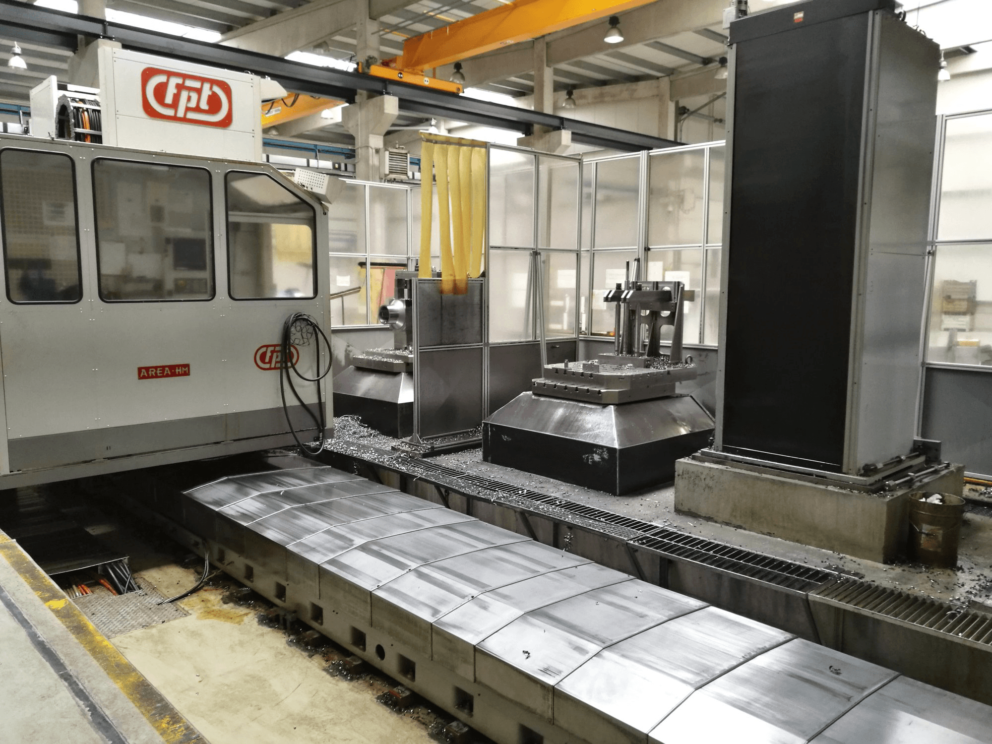 FPT Mašinos kairės pusės vaizdasAREA M