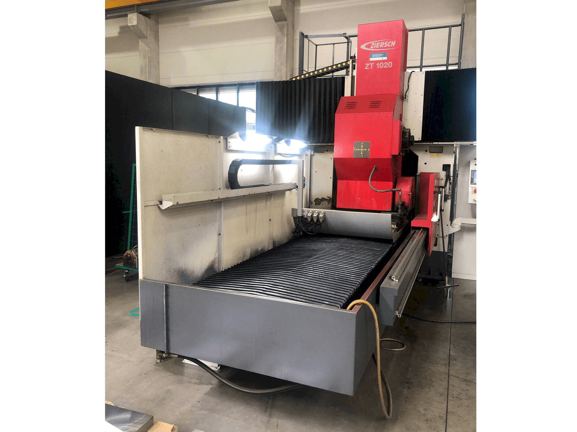 Ziersch ZT 1020 Mašinos vaizdas iš priekio