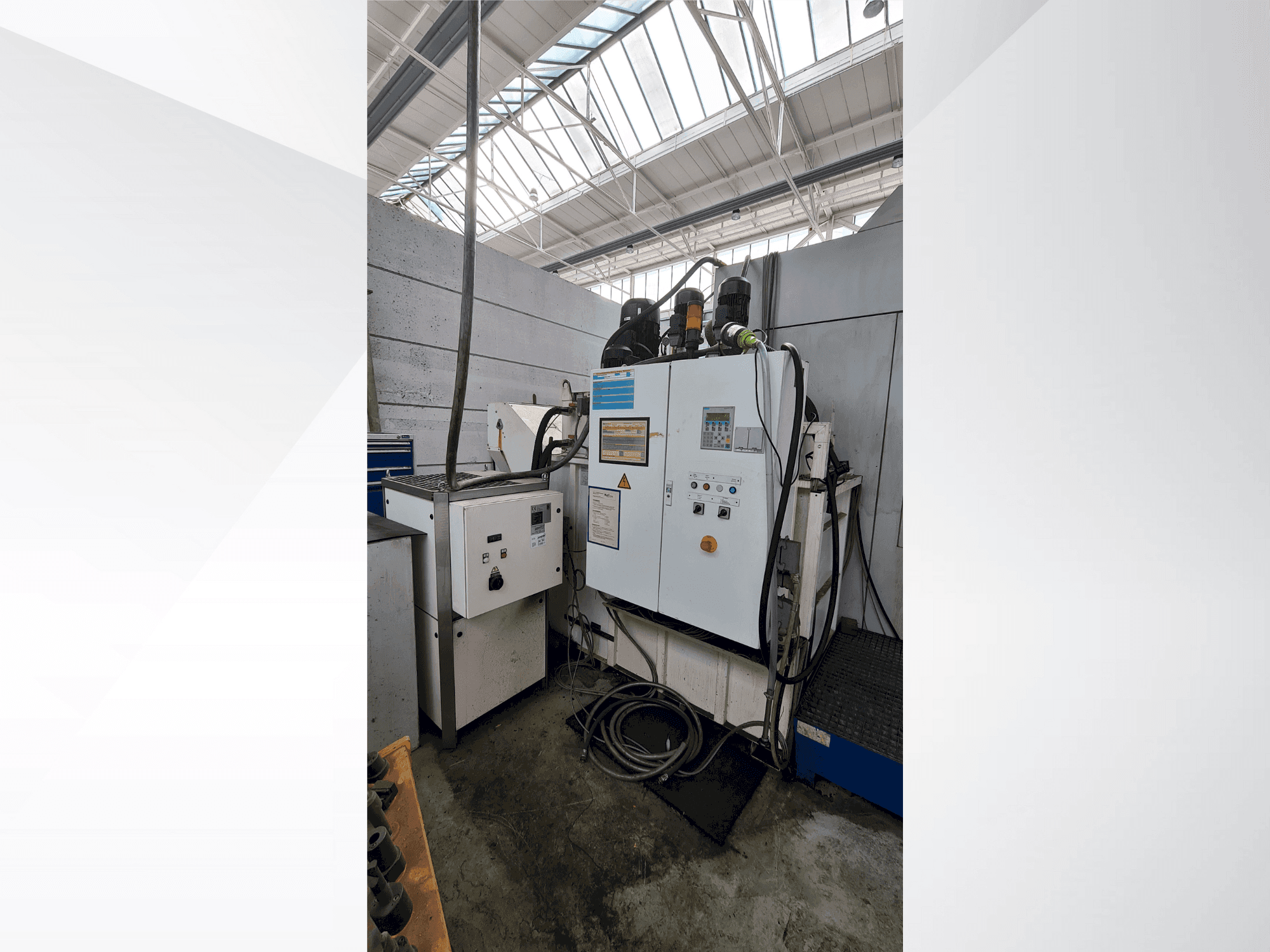 OSG EX-CELL-O XS425 Mašinos vaizdas iš priekio