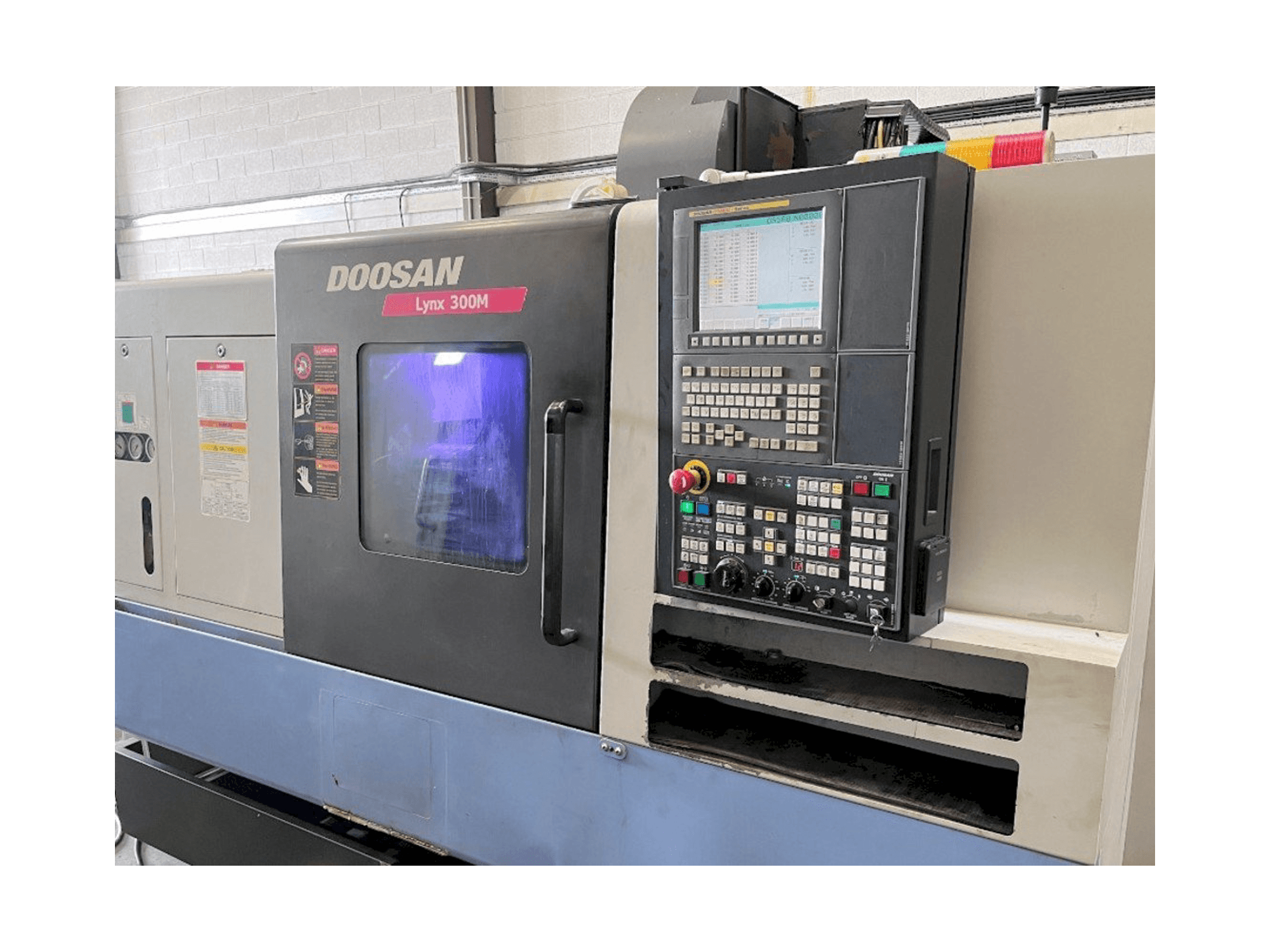 Doosan Lynx 300M Mašinos vaizdas iš priekio