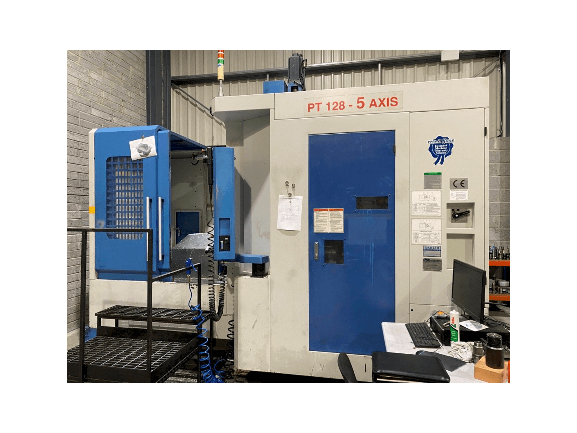 DAH LIH PT128 Mašinos vaizdas iš priekio