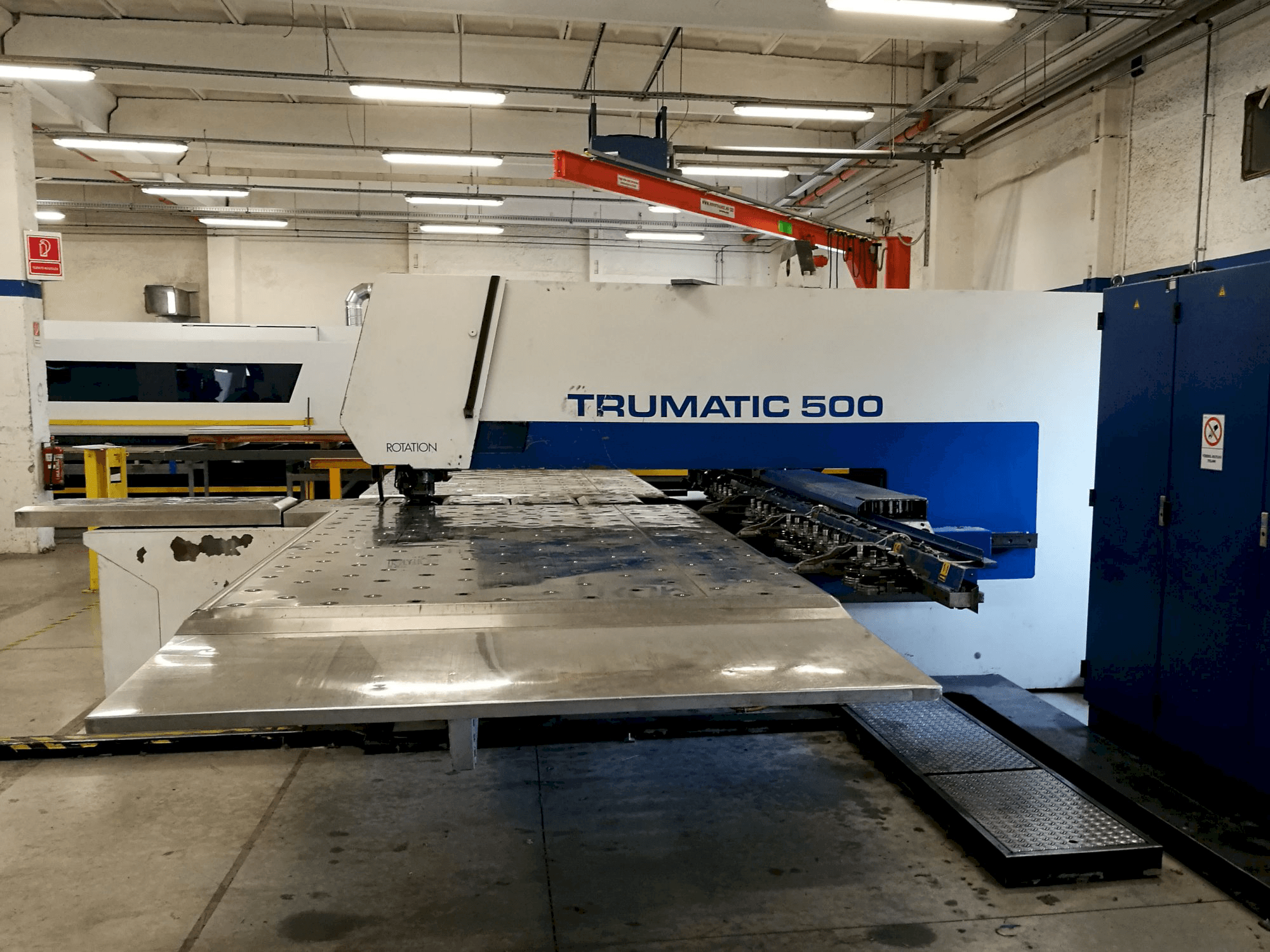 Trumpf Trumatic 500 R Mašinos vaizdas iš kairės pusės