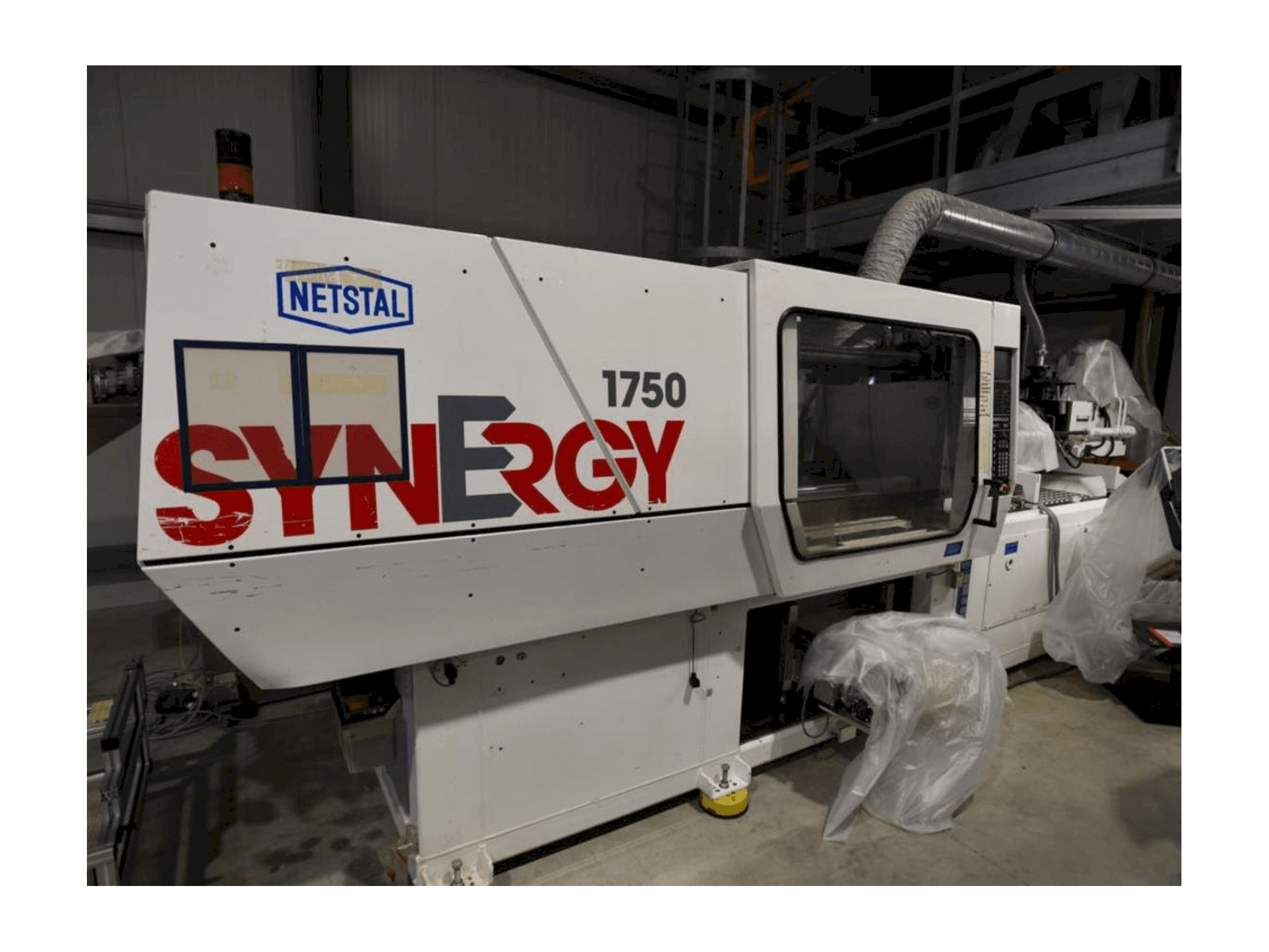 Netstal SynErgy 1750-460 Mašinos vaizdas iš priekio