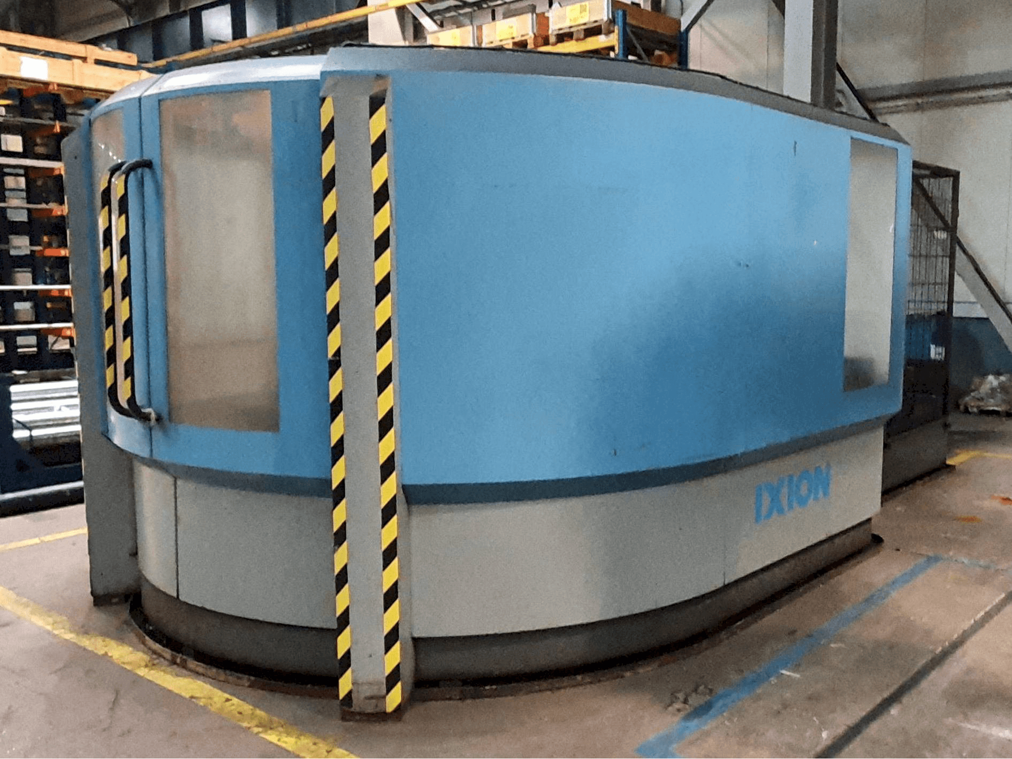 IXION TL1004 Mašinos vaizdas iš priekio