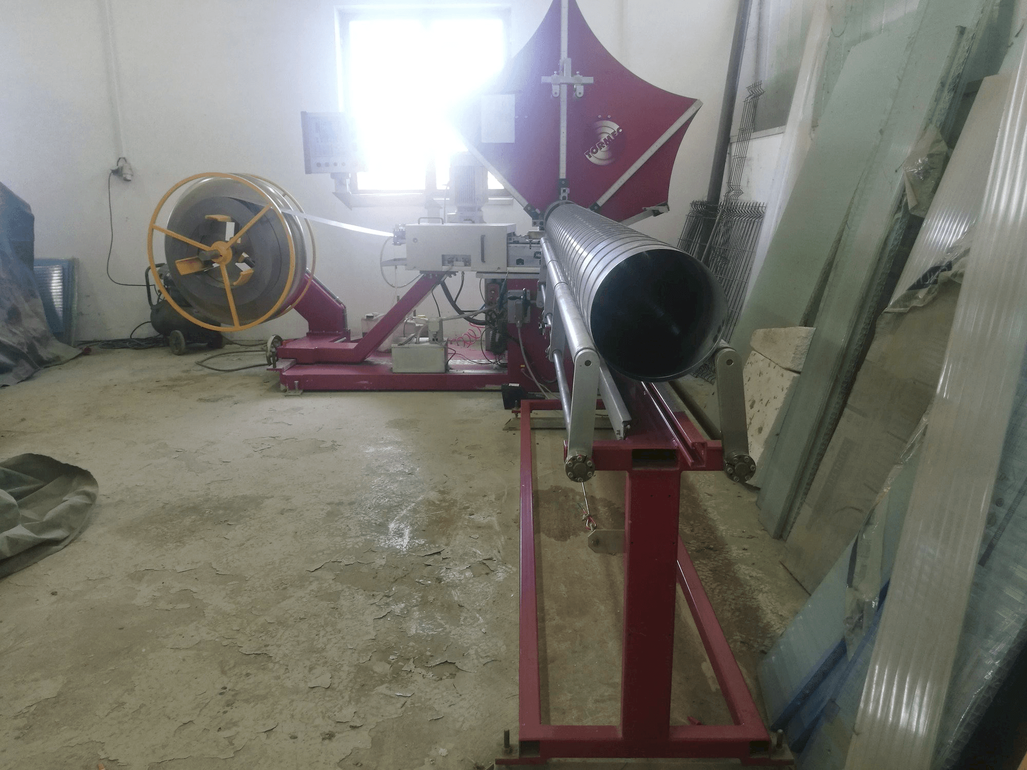 Tormec Tubo-S Mašinos vaizdas iš priekio