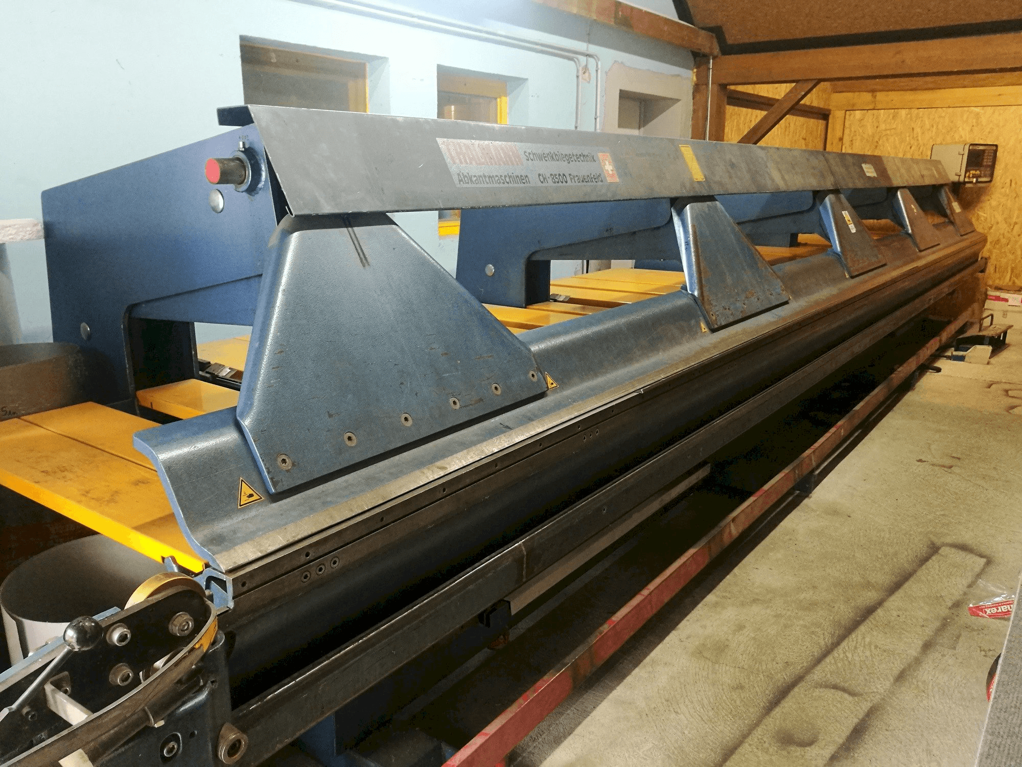 Thalmann Thako 15-8.2M Mašinos vaizdas iš priekio