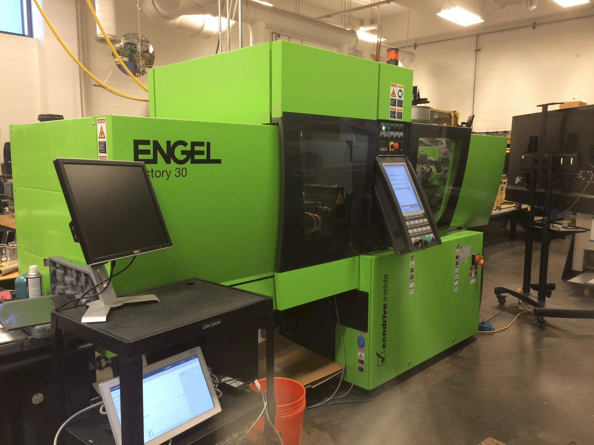 ENGEL Victory 200/30 Tech US Mašinos vaizdas iš priekio
