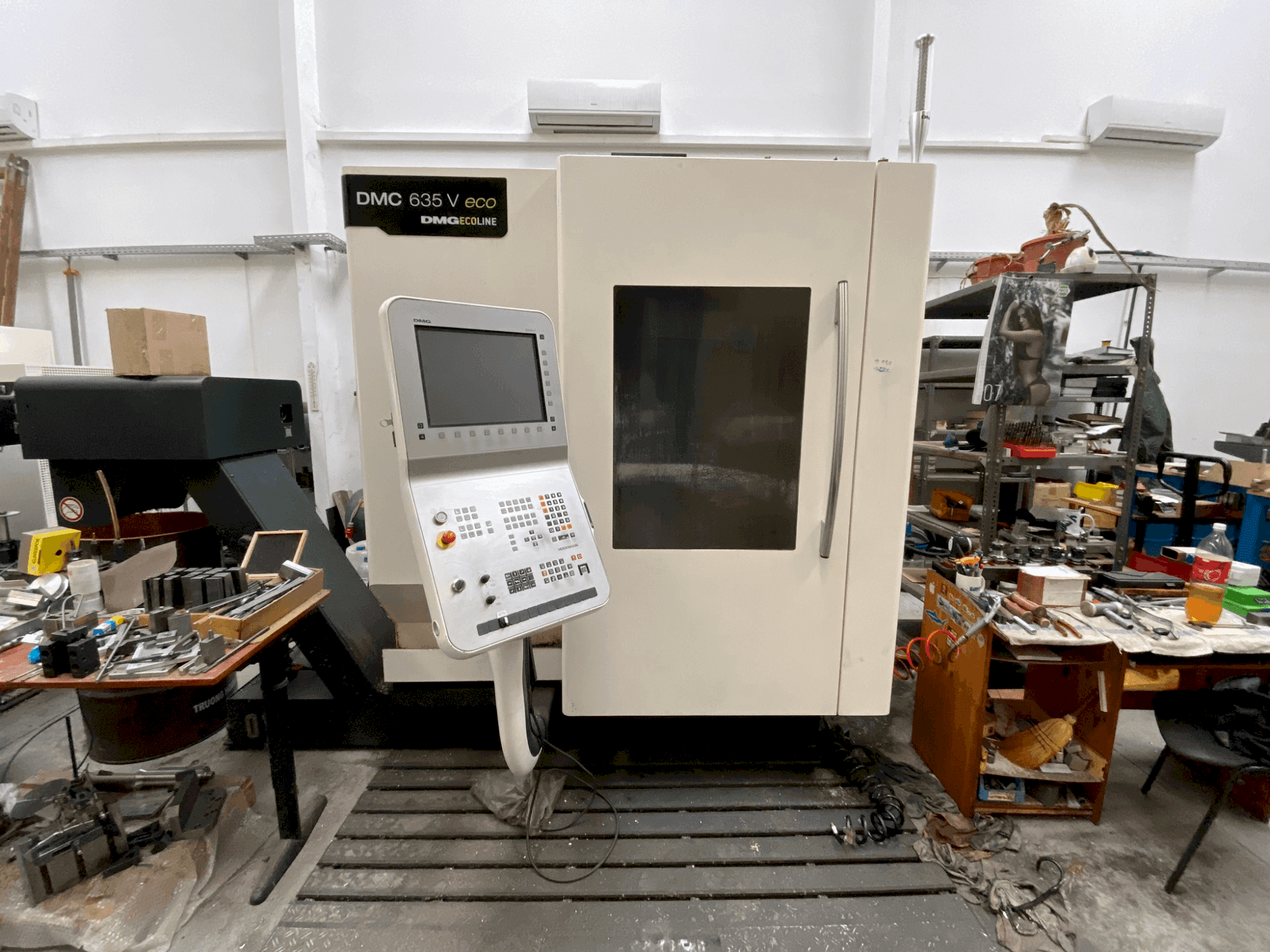 DMG MORI DMC 635 V eco Mašinos vaizdas iš priekio