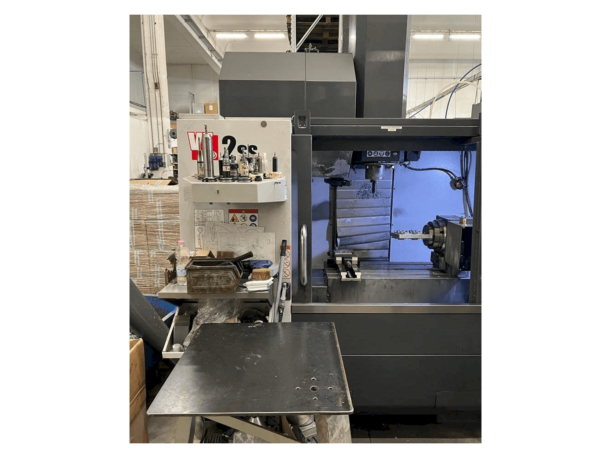 HAAS VF-2SS Mašinos vaizdas iš priekio