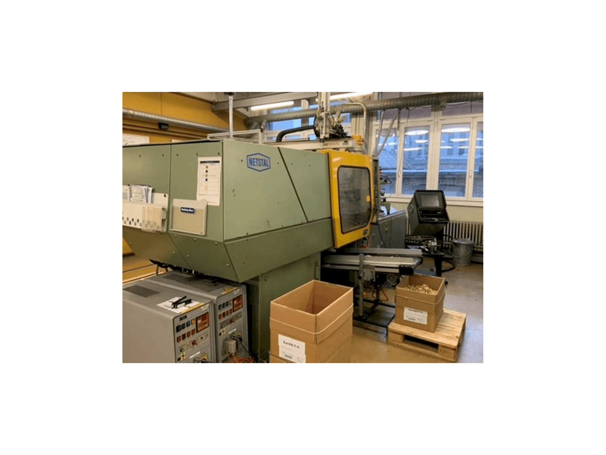 Netstal Synergy 600-110 Mašinos vaizdas iš priekio