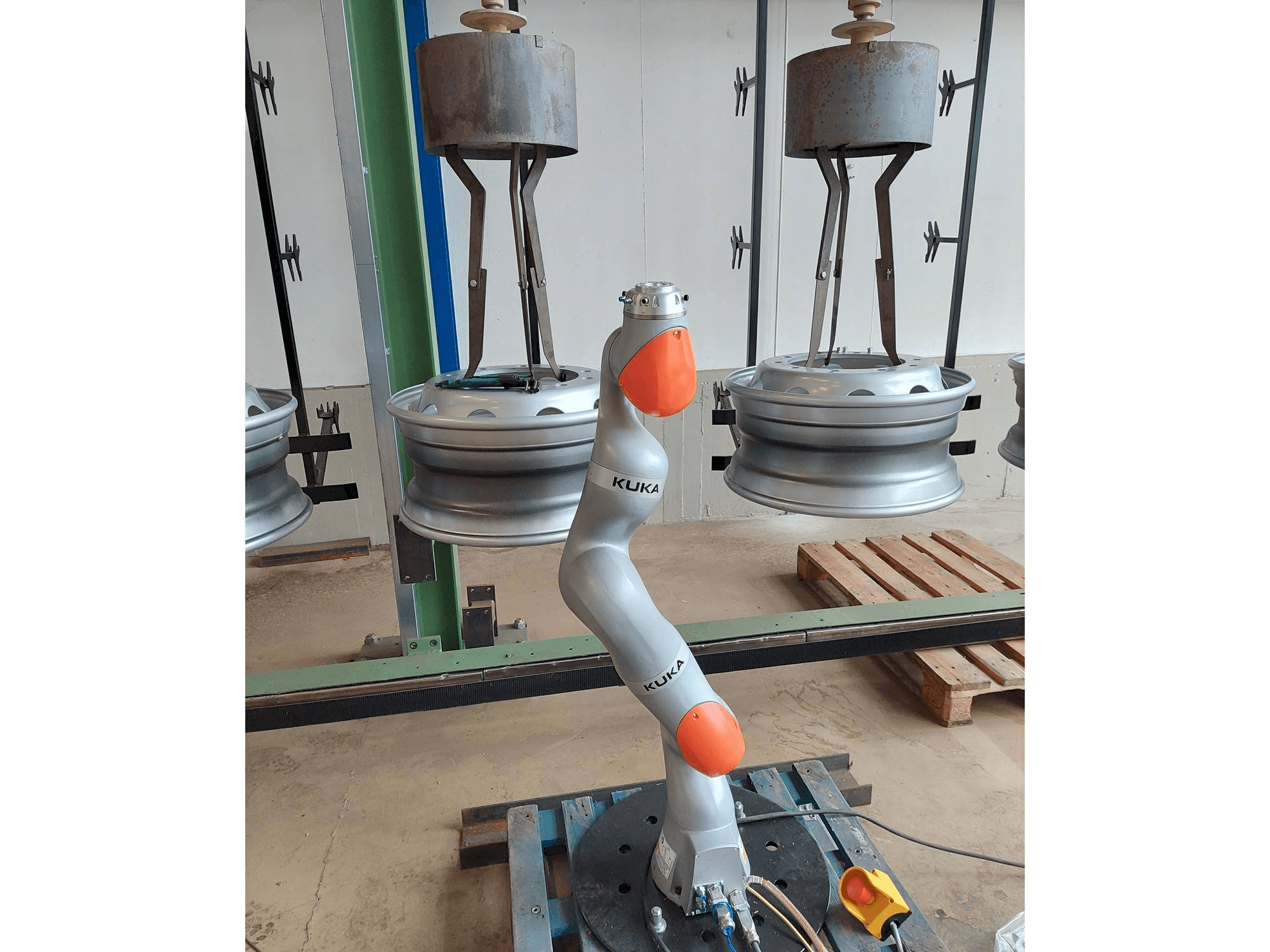 KUKA LBR iiwa 7 Mašinos vaizdas iš priekio