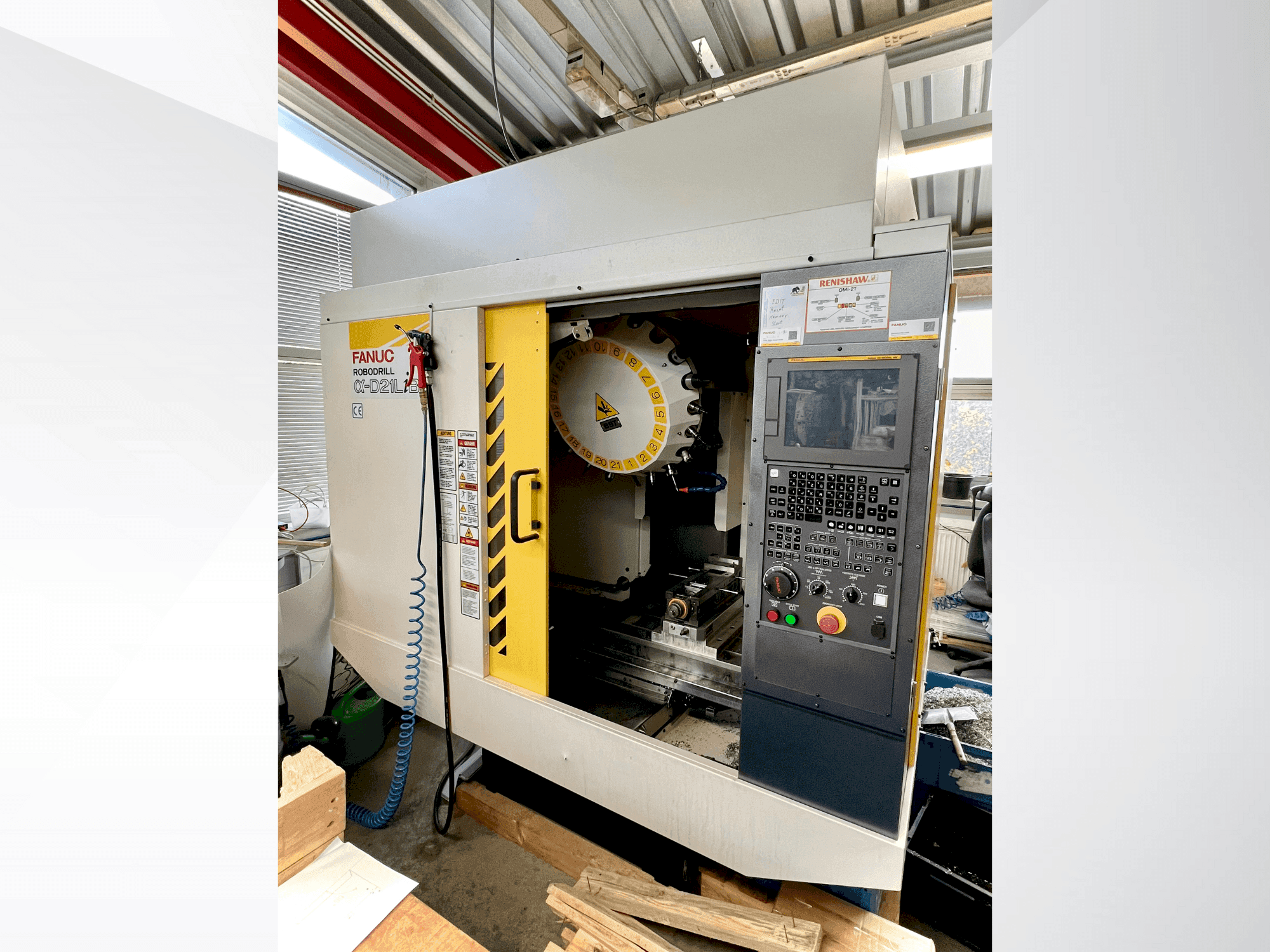 FANUC ROBODRILL α-D21LiB5 Mašinos vaizdas iš priekio