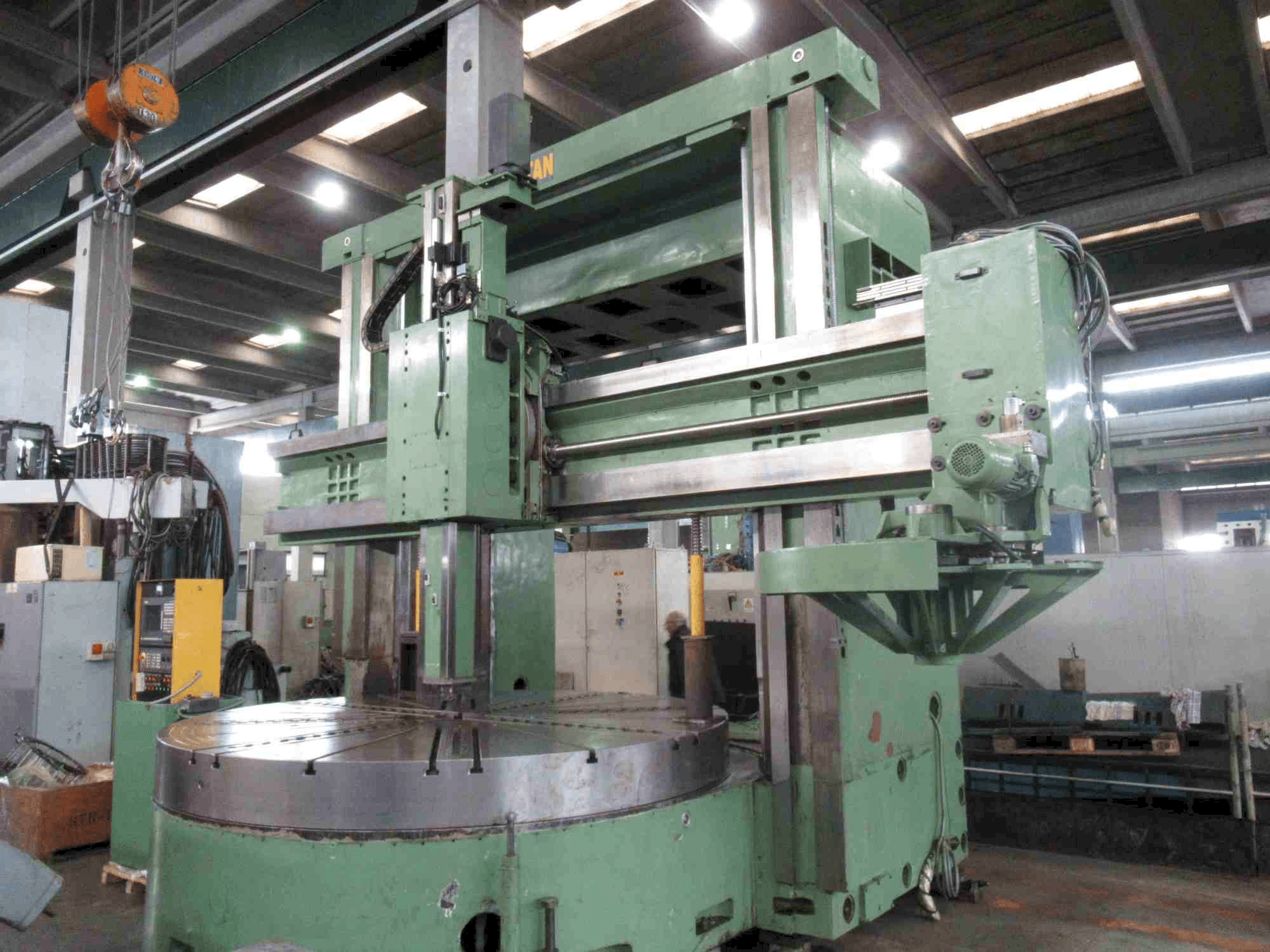 Titan SC 33 CNC Mašinos vaizdas iš priekio