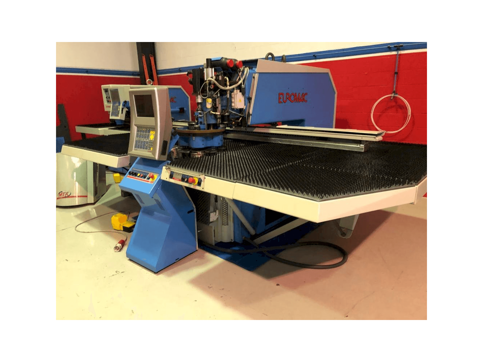 Euromac MTX 1250-30-2000 AI Mašinos vaizdas iš priekio