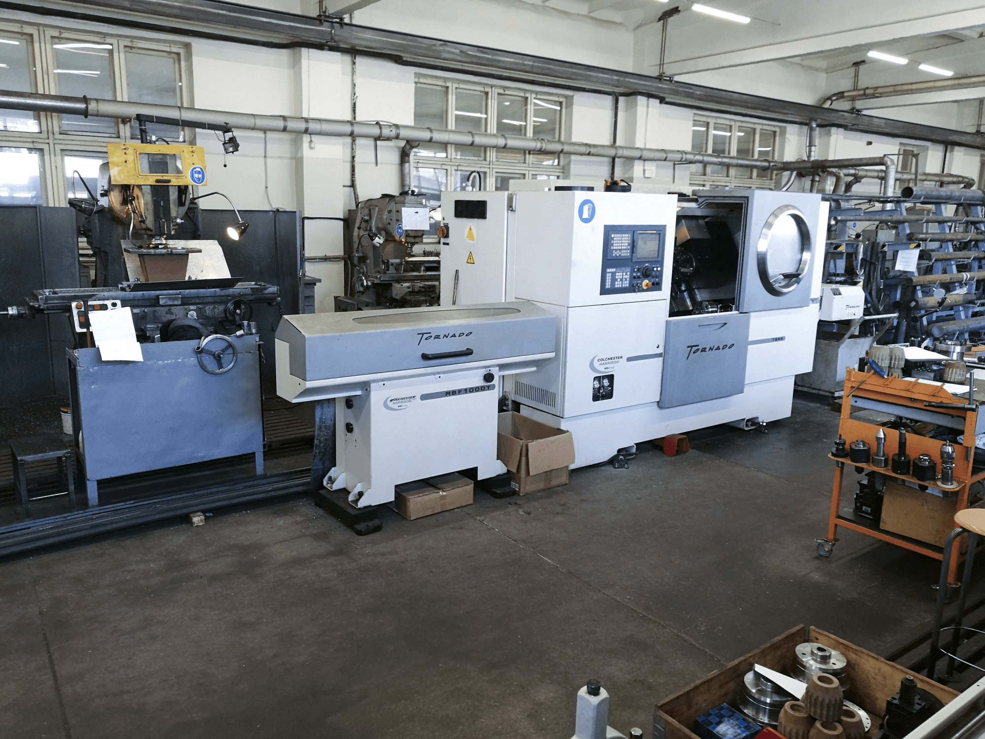 Colchester TORNADO T8MS Mašinos vaizdas iš priekio