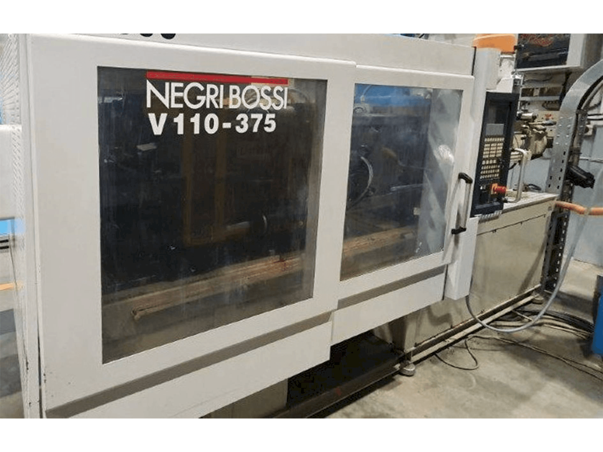 Negri Bossi V110-375 Mašinos vaizdas iš priekio