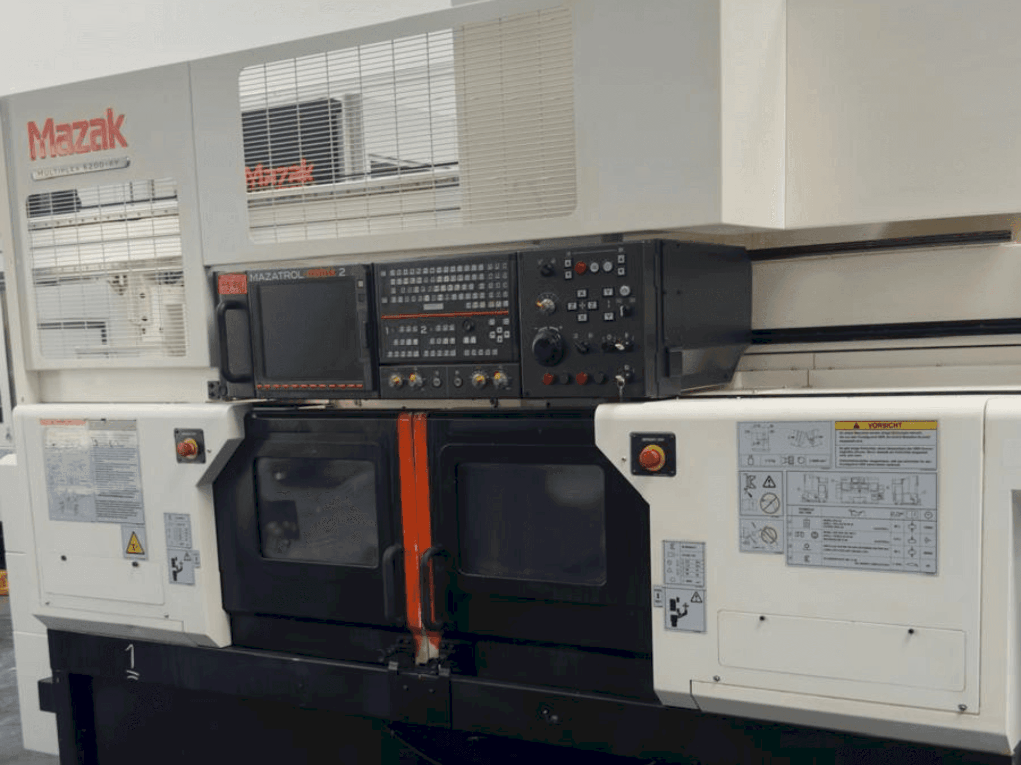Mazak Multiplex 6200 Y Mašinos vaizdas iš priekio