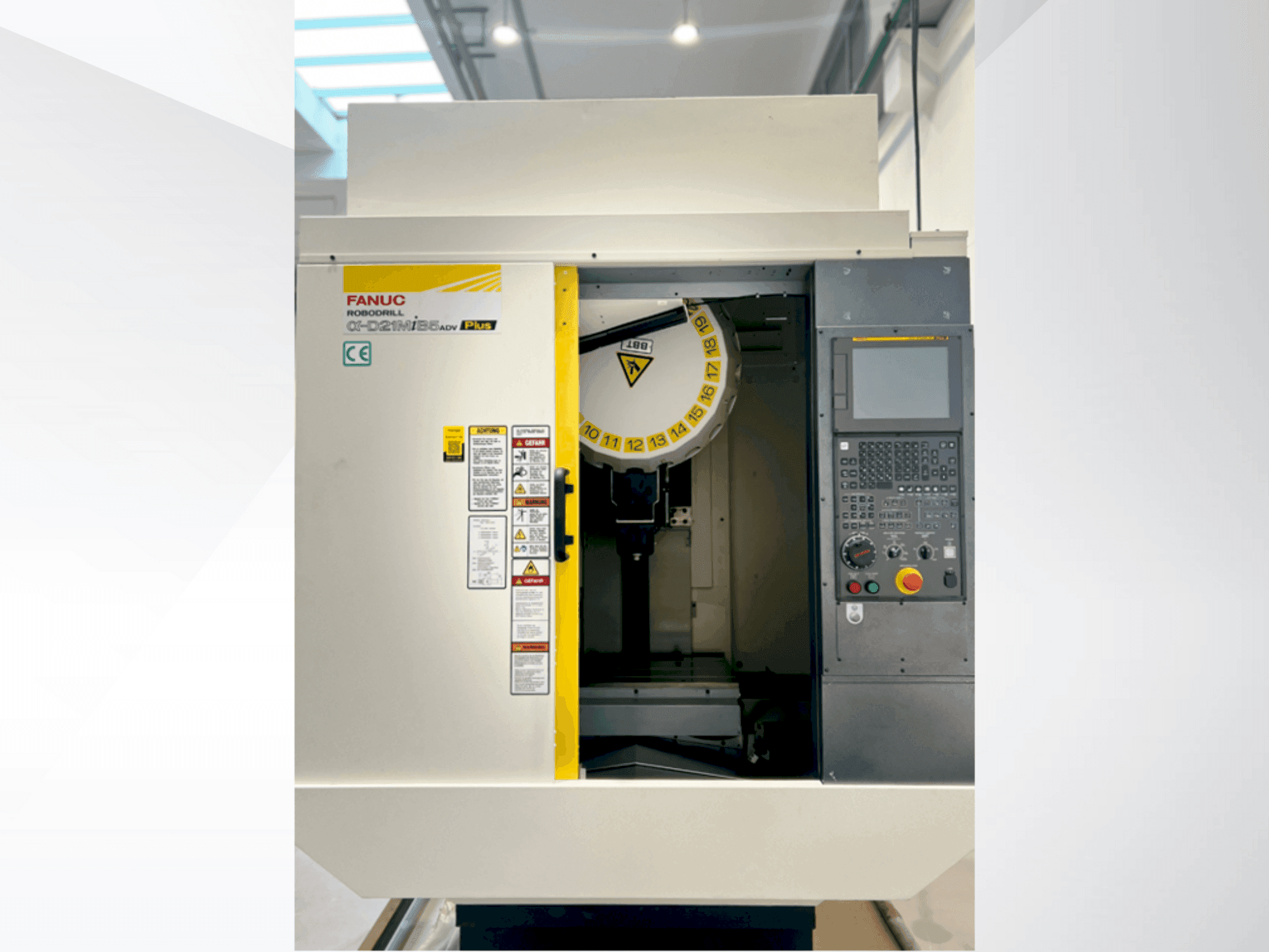 FANUC α-D21MiB5ADV Plus Mašinos vaizdas iš priekio