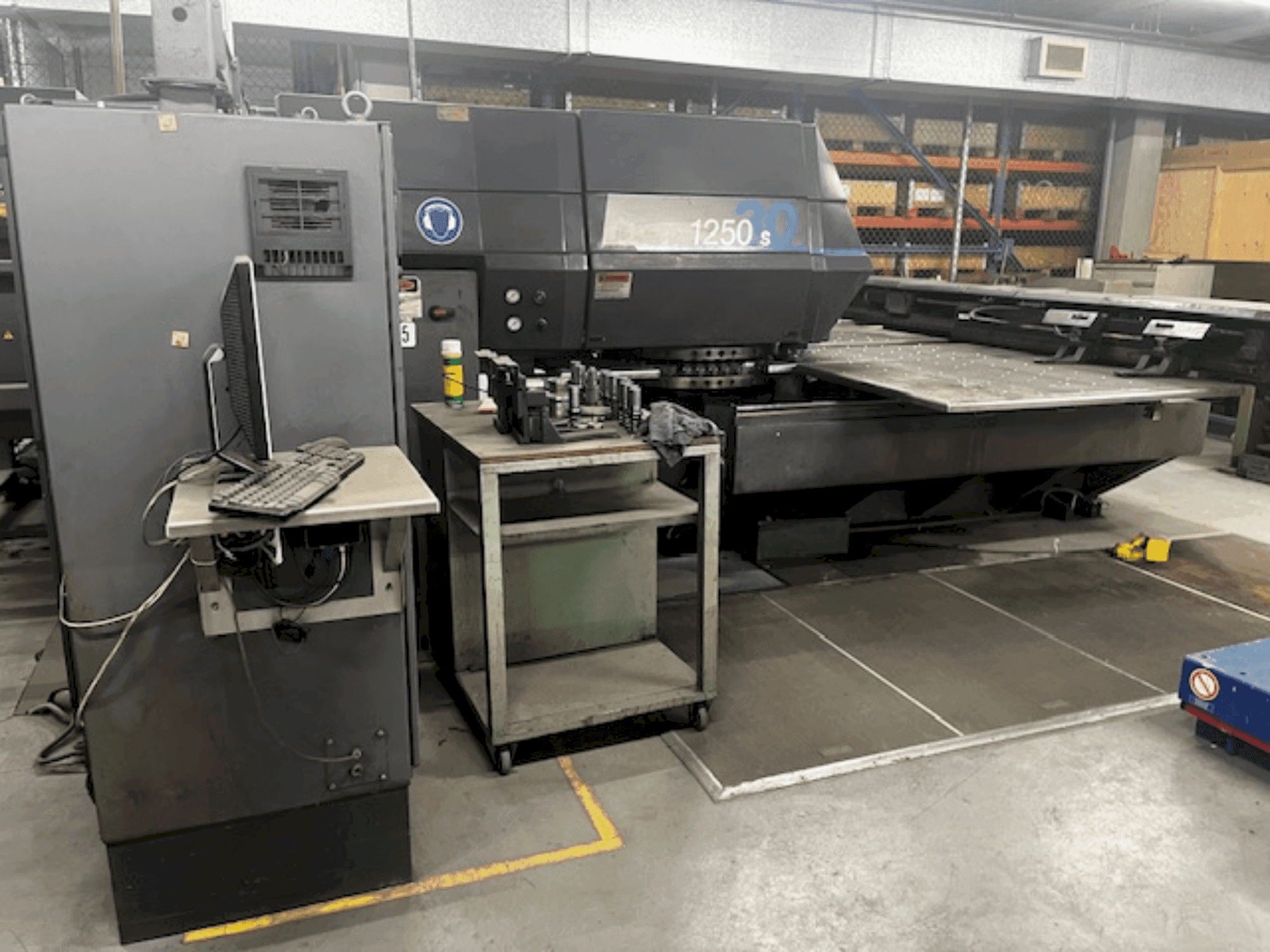 STRIPPIT 1250SL/30 Mašinos vaizdas iš priekio