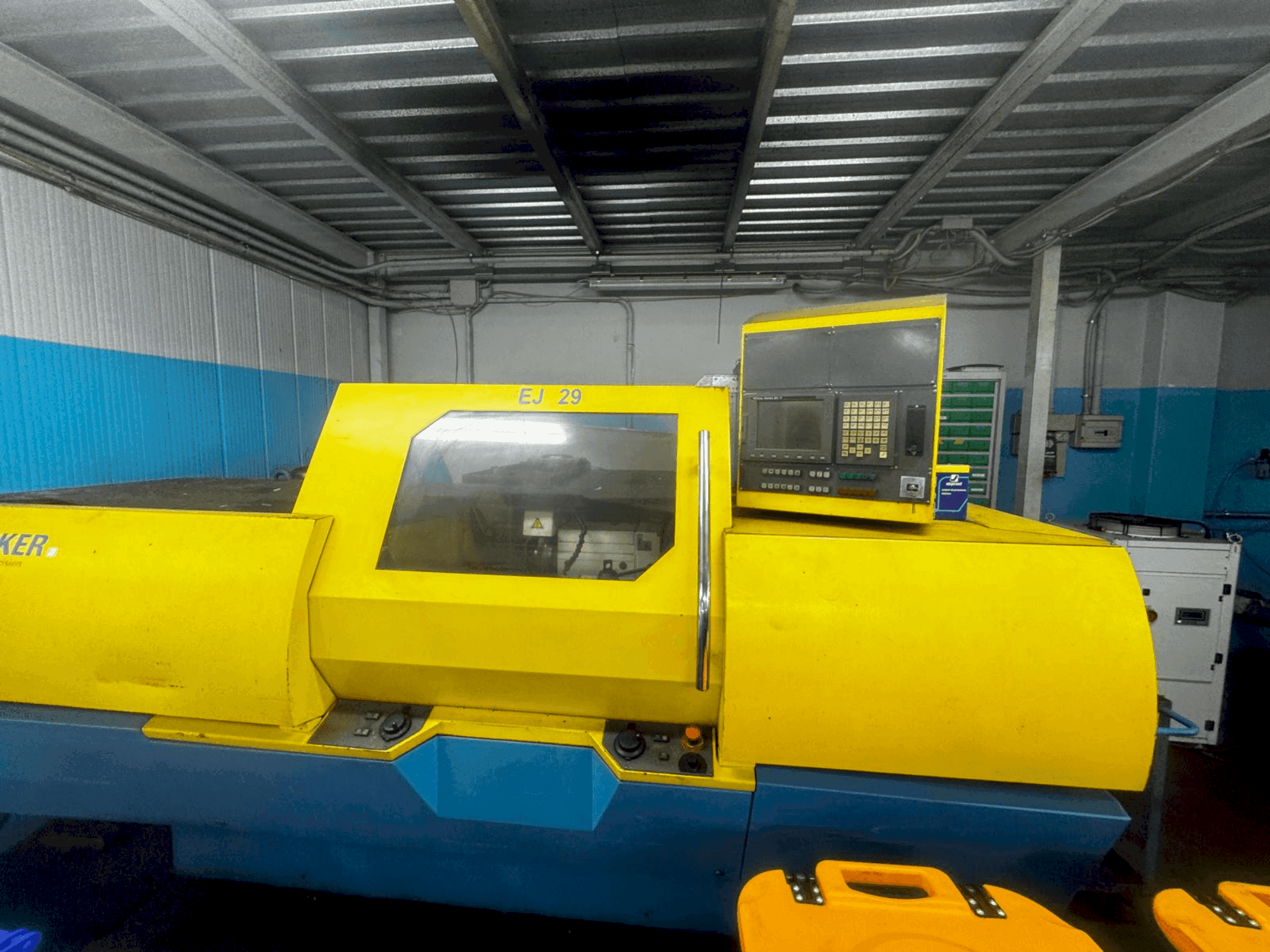 JUNKER EJ 29 CNC Mašinos vaizdas iš priekio
