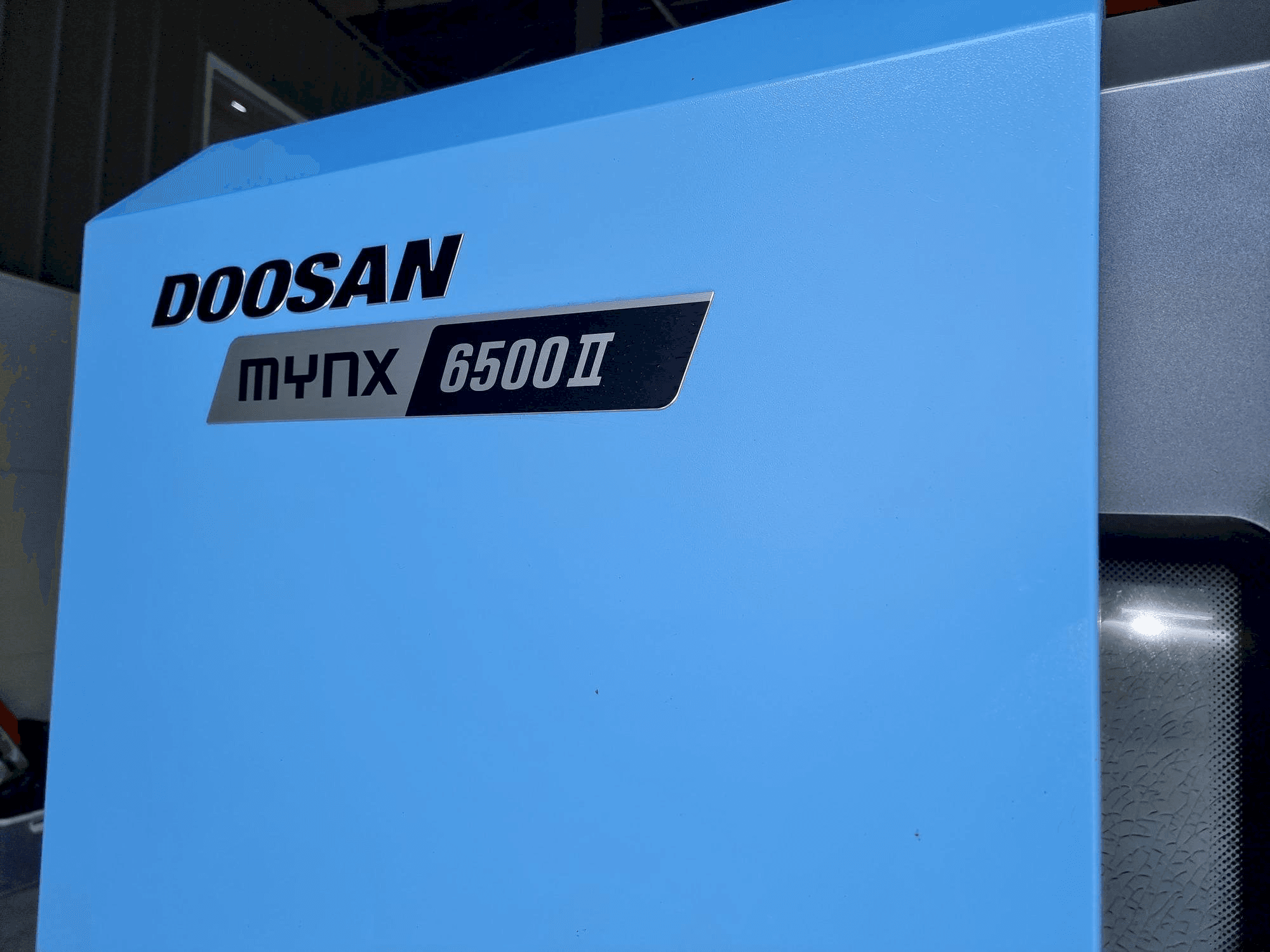 Doosan MYNX 6500Ⅱ Mašinos vaizdas iš priekio