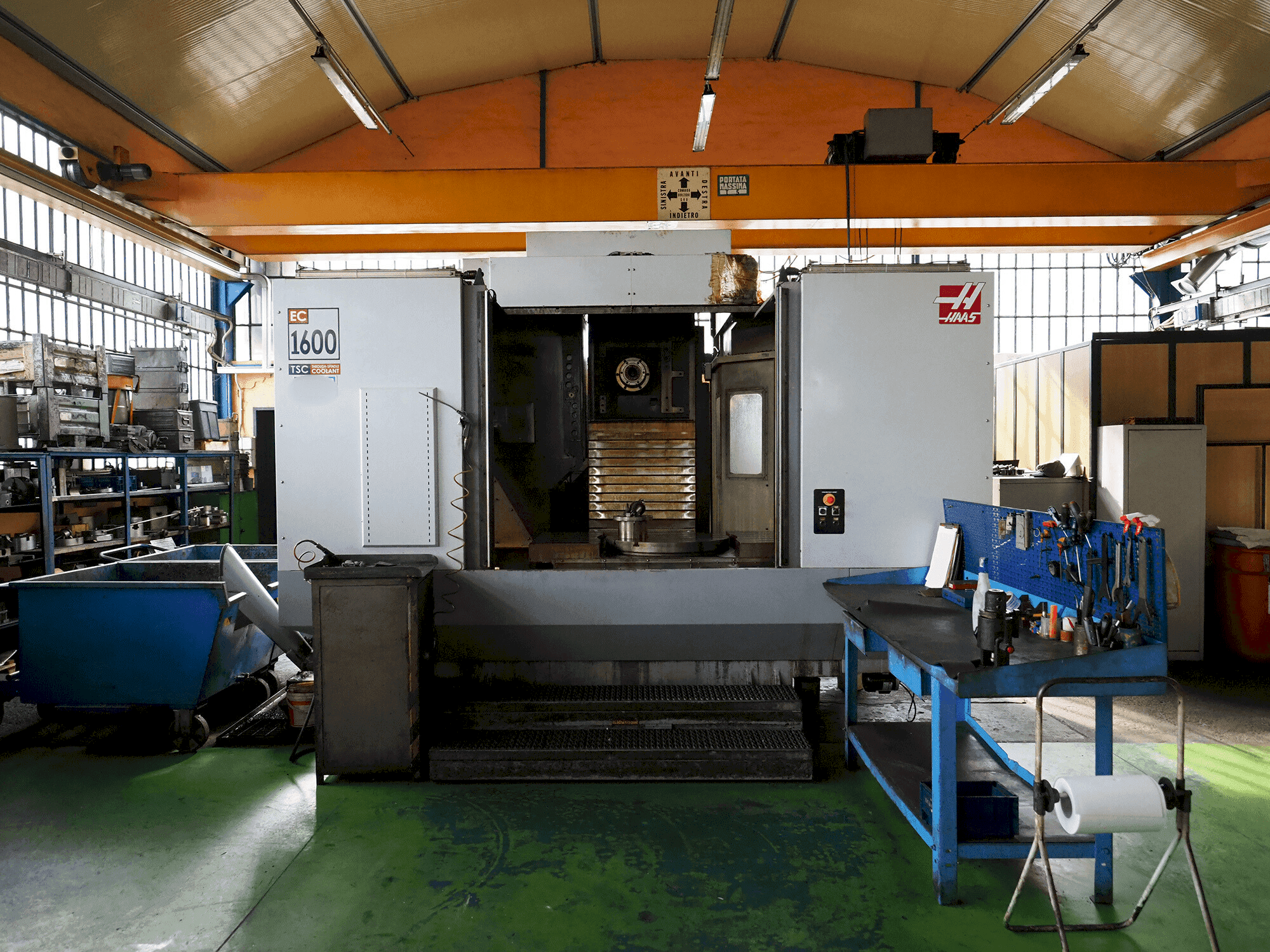 HAAS EX 1600 4X Mašinos vaizdas iš priekio