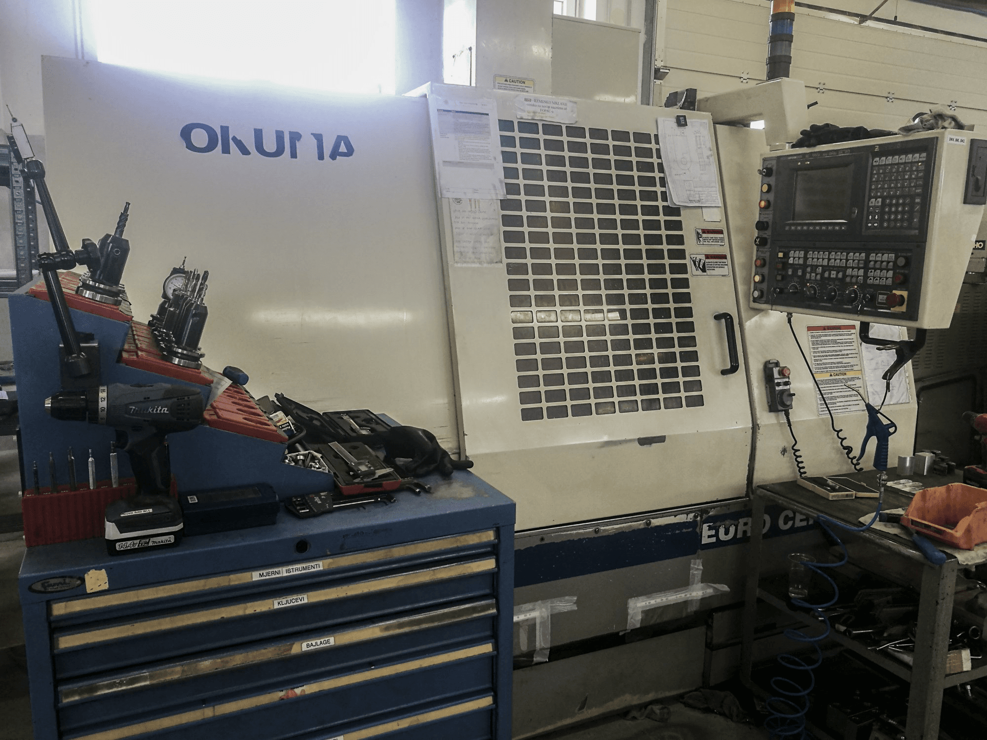 Okuma EURO CENTER V50 Mašinos vaizdas iš priekio