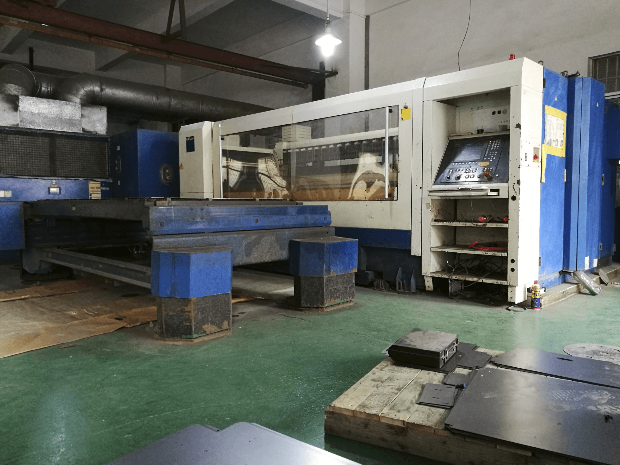 Trumpf TruLaser 2525 Mašinos dešinės pusės vaizdas
