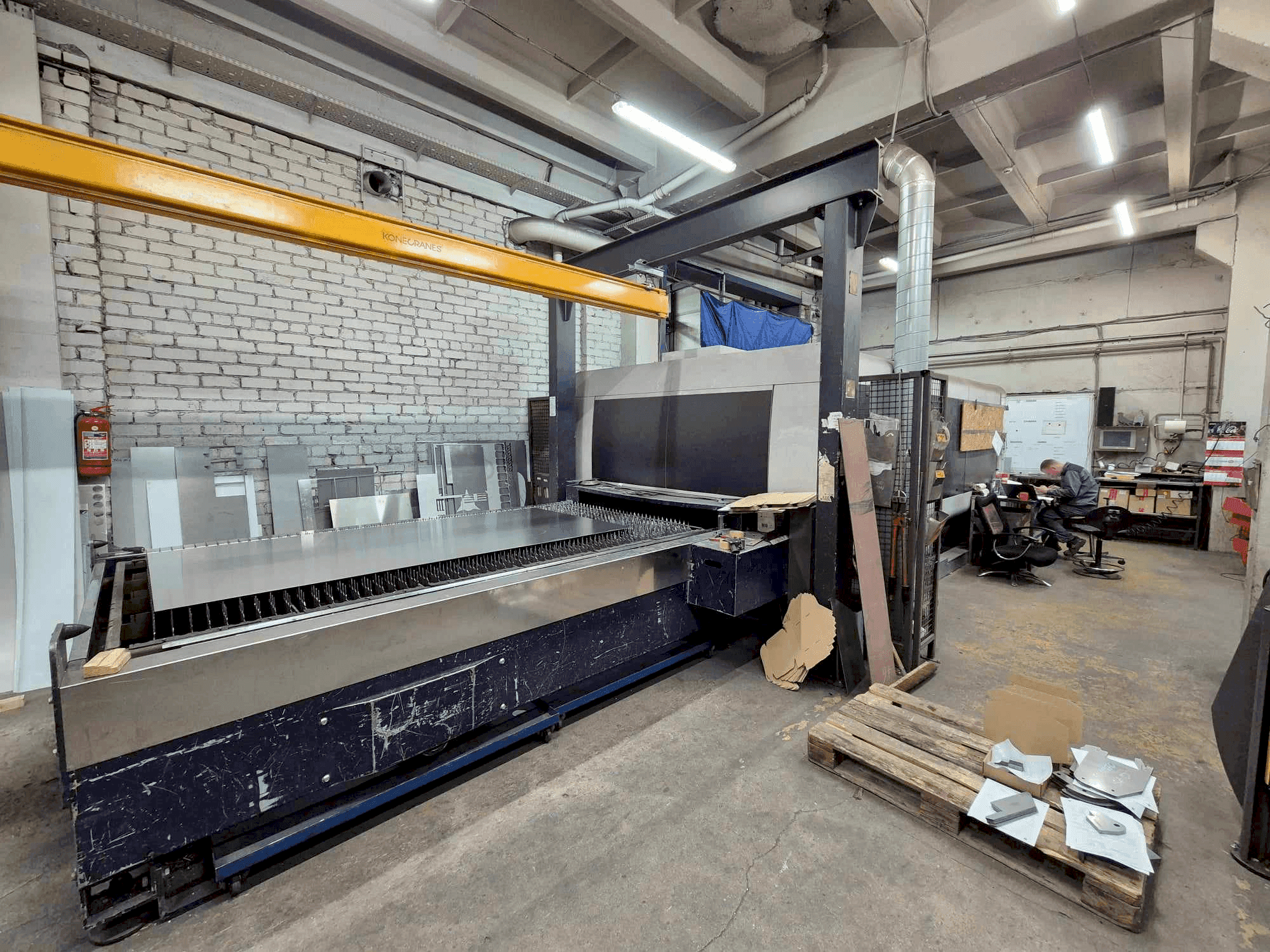 Bystronic BySprint Fiber 3015 (2012) Mašinos vaizdas iš priekio