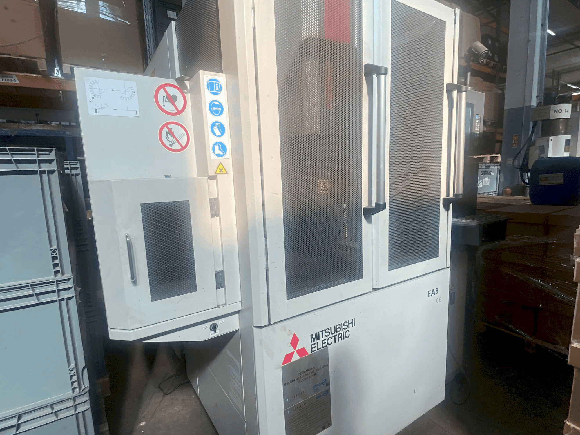 Mitsubishi EA8 Mašinos vaizdas iš priekio