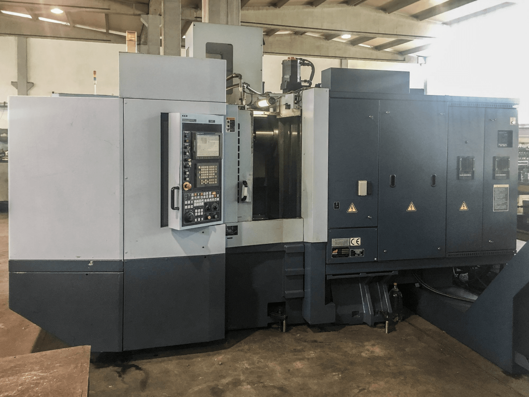Matsuura H.PLUS-405 Mašinos vaizdas iš priekio