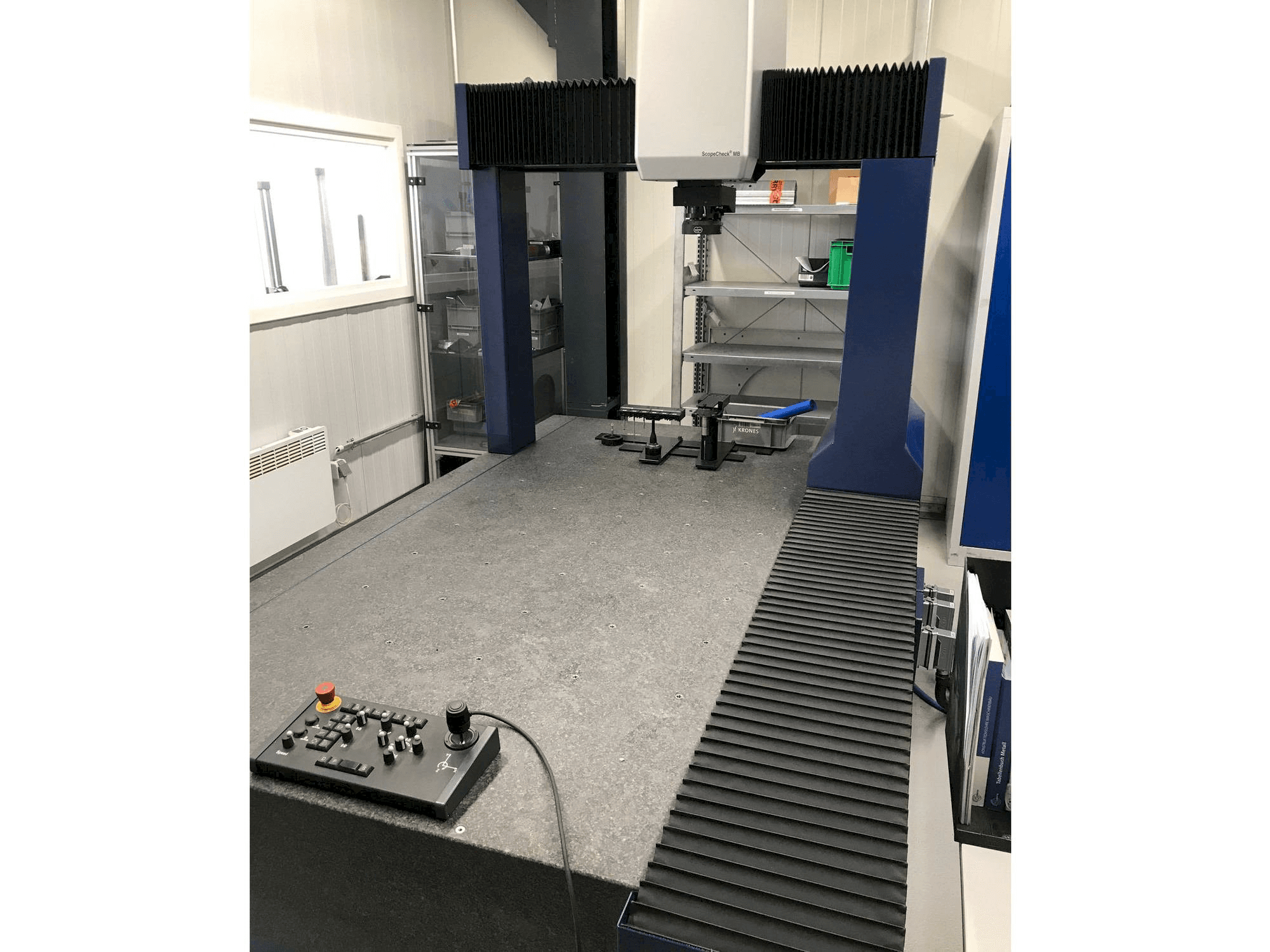 Werth ScopeCheck MB/Z 800/1500/700 3D CNC Mašinos vaizdas iš priekio