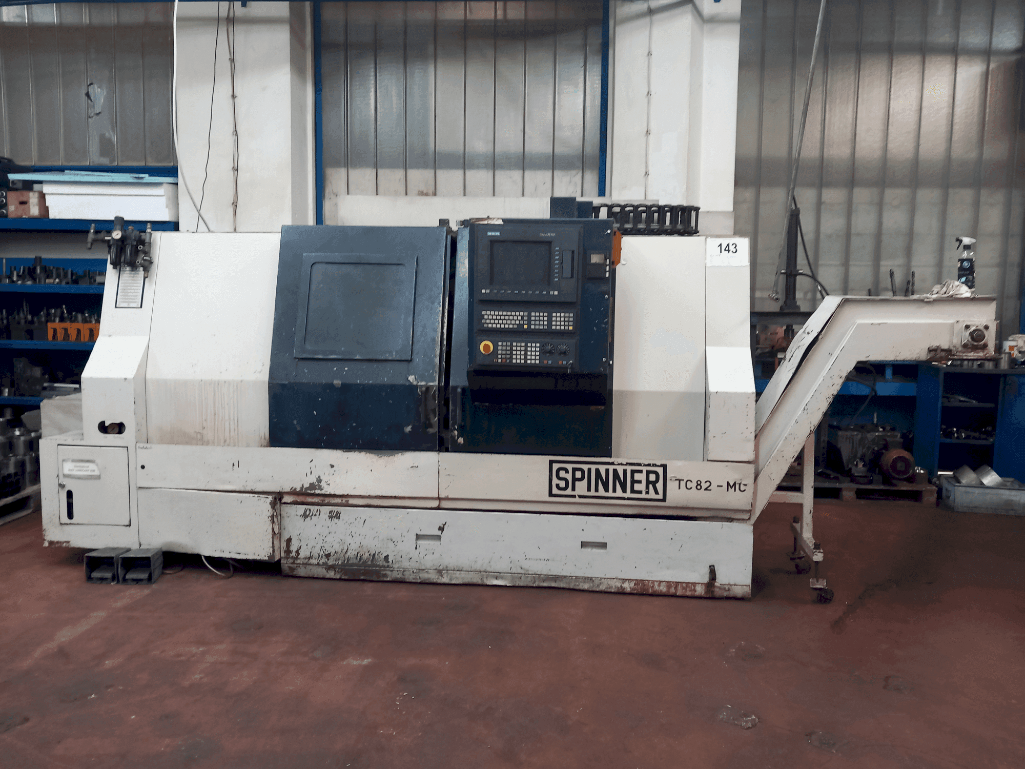 SPINNER TC 82 -MC Mašinos vaizdas iš priekio