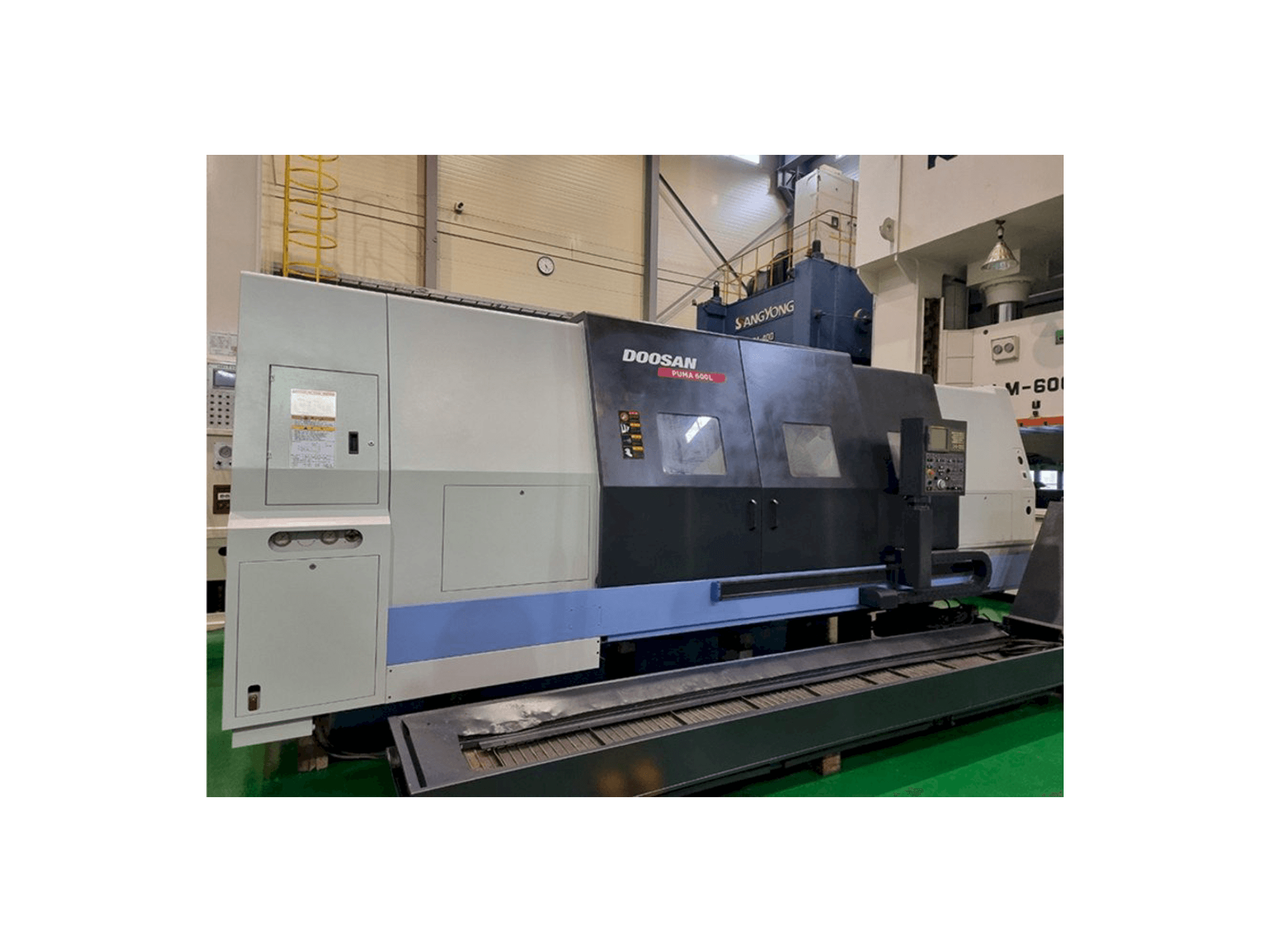 Doosan Puma 600L Mašinos vaizdas iš priekio