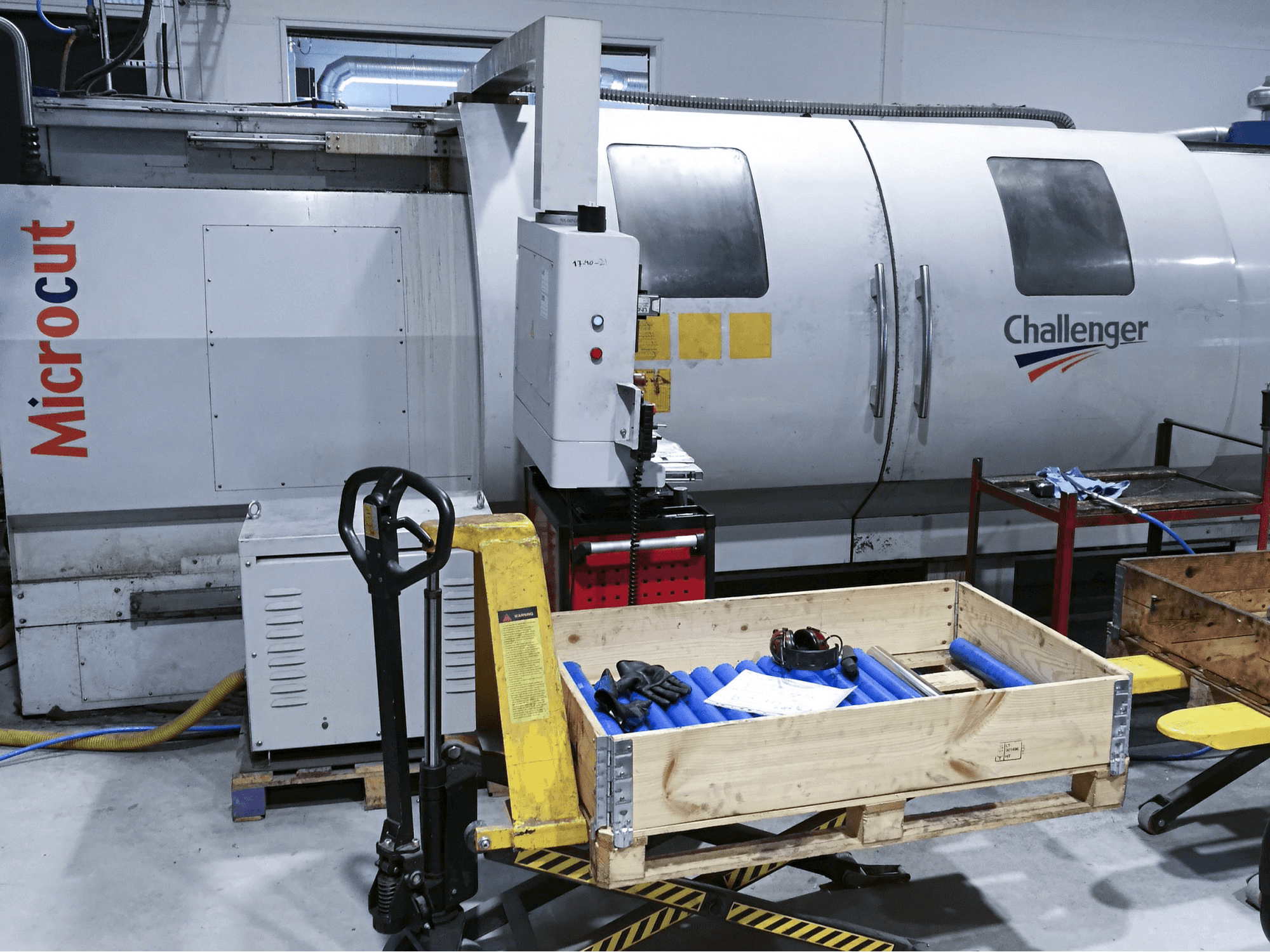 MICROCUT BNC-30160X Mašinos vaizdas iš priekio