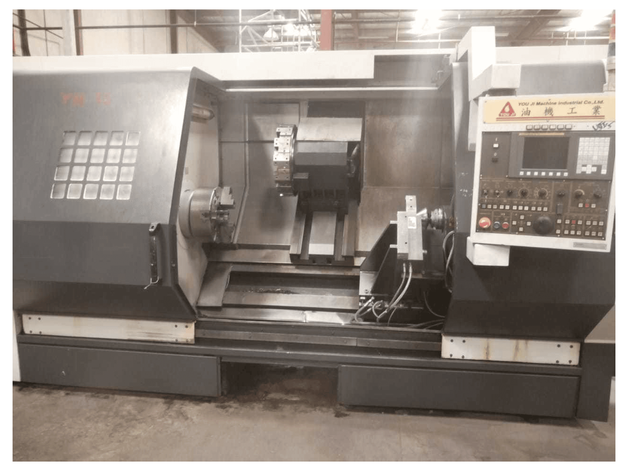 YOU JI YH-36/135 Mašinos vaizdas iš priekio