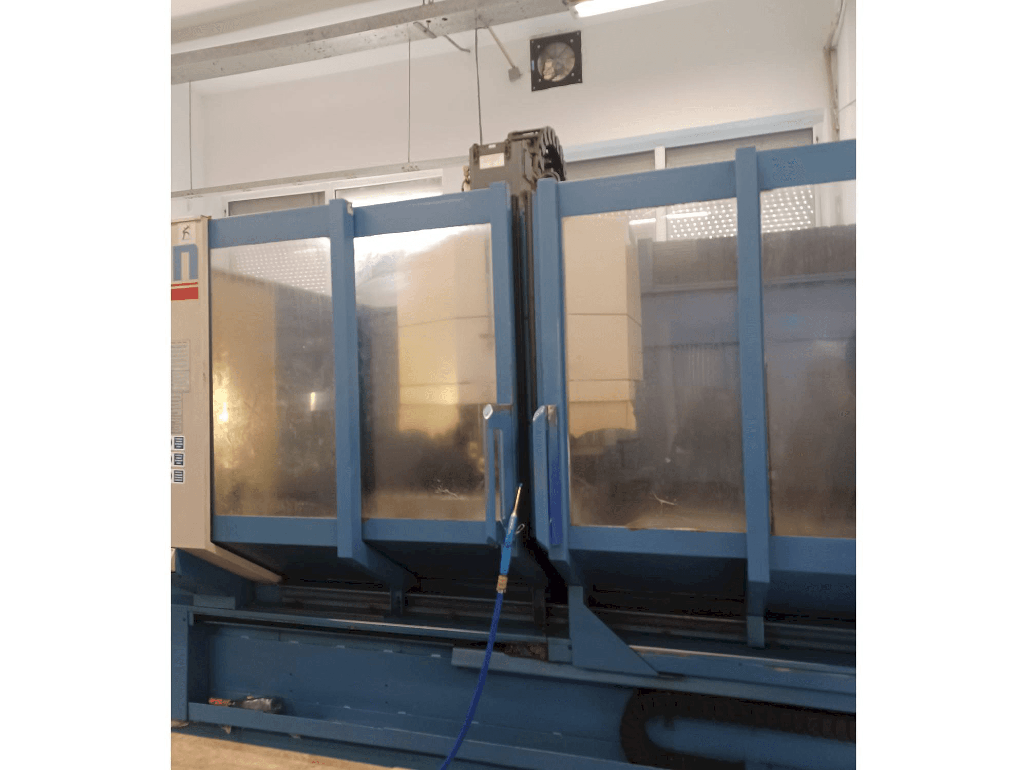 CHIRON FZ 18 L Mašinos vaizdas iš priekio